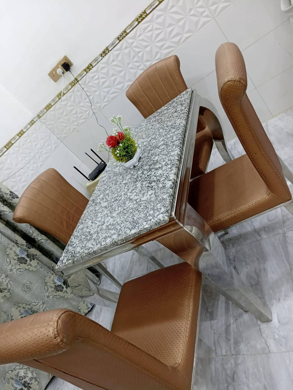 ميز كرانيت 4كراسي كراسي حله المركز ***********
