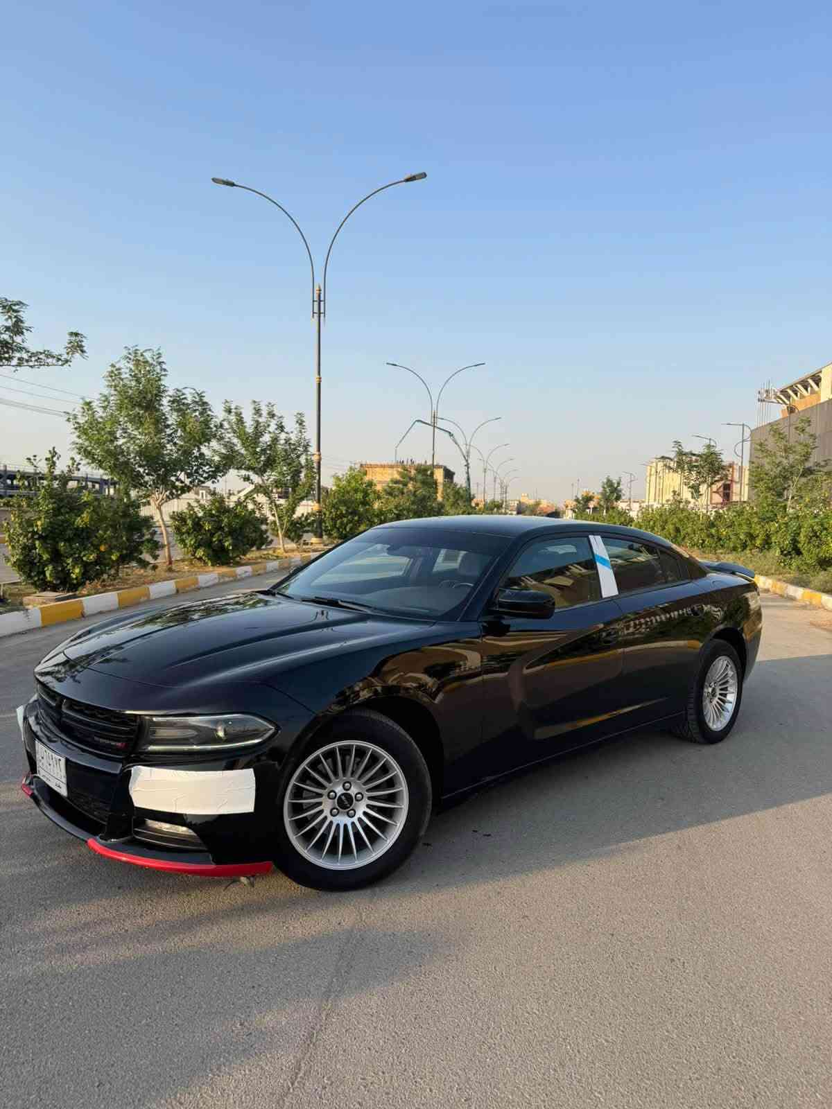 سلام عليكم جارجر 2016 المكينه3600 سونار بل منشور 
رقم بغداد كلين للعراق وهنا صار بيه طلقه بل بنيد السياره كفاله عامه السياره نصبته حلوه إضافه الي سقف روز رايز حداديه مكينه كير تبريد كله جديد سياره جاهزه ومابيه كل نقص المواصفات داخل السياره اسود شاشه كبيره كشنات تدفئه تبريد وخزن قطعتين تبريد تشغيل عن بعد ويل قياس 18تو ويل هيتر بلمري بعد بيه هواي اضافت ماذكرهن مكان السياره الناصريه مركز الاستفسار  ‪ ***********‬السعر 175. وبيه مجال
