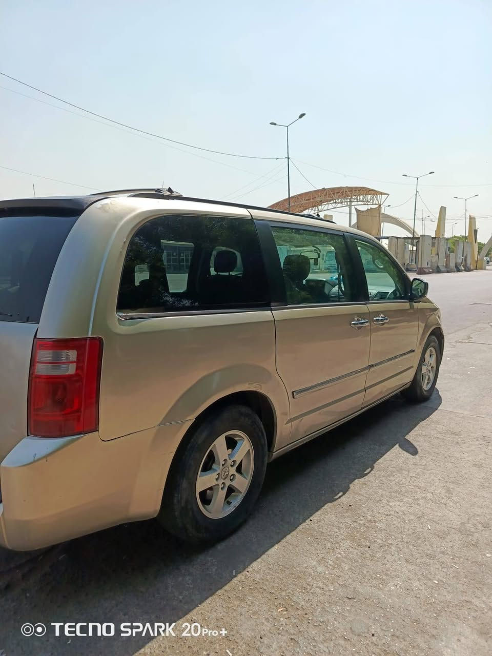 السلام عليكم دوج كرفان
للبيع موديل 2008 فول مواصفات بيبان سلايد مكينه كير فول 3قطع تبريد بيها كلير للجماليه مكان الكاظميه السعر 95 وبيها مجال  ***********

نص مكتوب في الصور:
- TECNO SPARK 20 Pro+