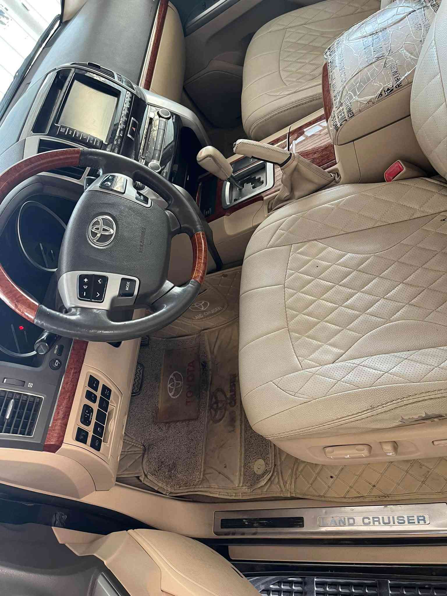 لاندكروزر VXR • محرك 5.7 • رقم اربيل