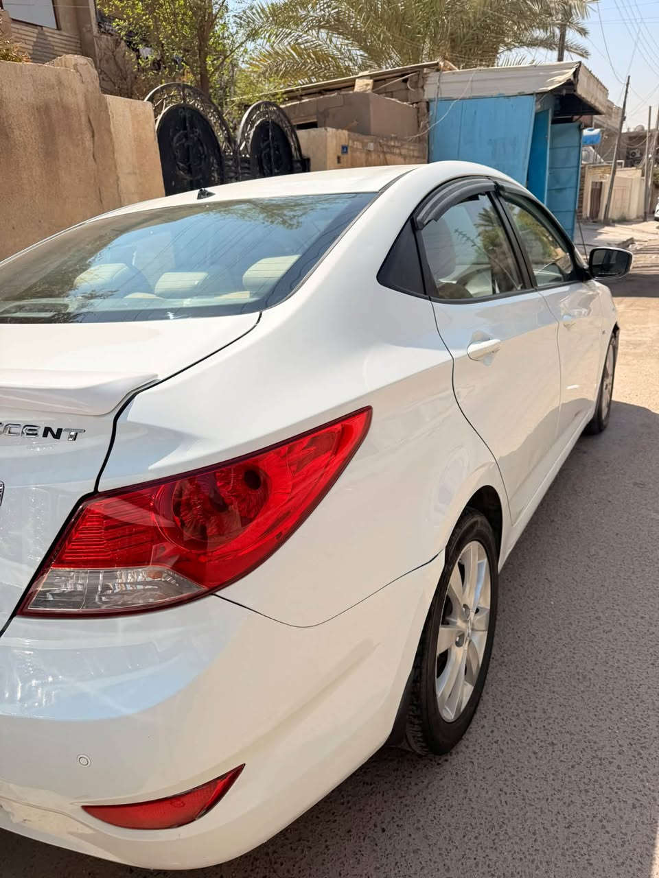 هونداي أكسنت خليجي ٢٠١١
محرك 1600 دوش
قطرتين
وارد خليجي
تبريد ثلج

مواصفاتها
كير أوتو وعادي(اي تي) 
فتحه
اشاير بالمري
شاشة 
تحكمات 
حساسات
٥ تجاوي
ويل كب ( حته سبير ويل كب نفس الشكل)
ماشية ١٦٣ الف كم
سياره مرفق السونار موضح كلشي
رقم بغداد باسمي
تحويل مباشر
مكان السيارة: بغداد حي المواصلات  

للاستفسار
‏‪
***********‬
