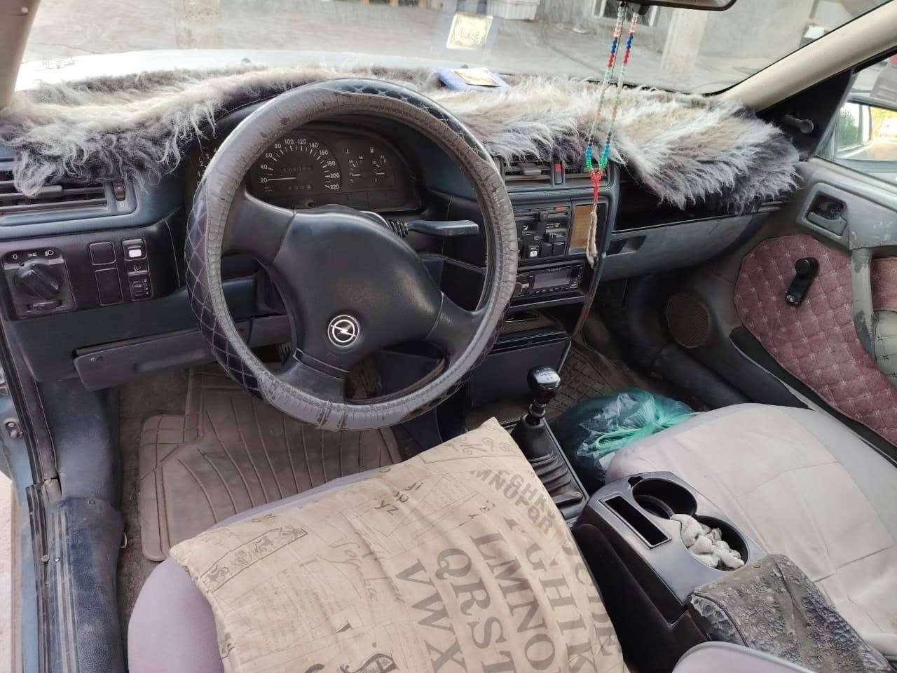 السلام عليكم للبيع اوبل فكترا رقم انبار الدولي مشروع وطني وين ميعجبك تحول كير عادي محرك 18 السياره حته الخياسات معمريها تخم تاير مكانها بغداد ابو غريب سعرها 20وبيها مجال الاتصال عل هاذا الرقم ***********
