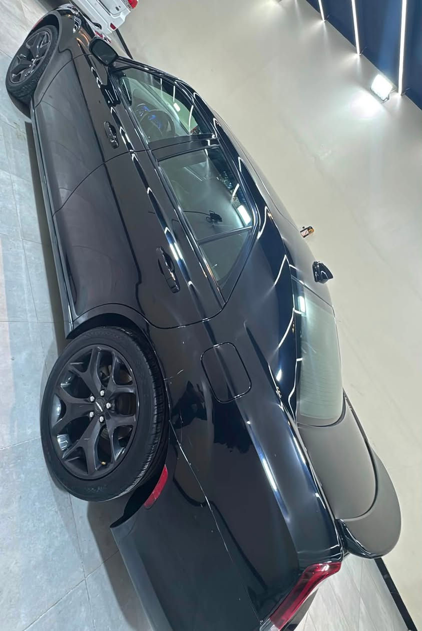 كرايسلر 300S (أوباما) موديل 2021 رقم اربيل للبيع
 الموديل: 2021 (فئة S)
 اللون: أسود
 الممشى: 86,000 ميل
 المحرك والجير: مكفولات 100% بشرط الفحص
 الصبغ والمعجون: مكفولة من الصبغ والمعجون بالكامل
سيارة داخلة كلين بس صار بيها تعديل على البارد بالداير مال جاملوغ الخلفي
 الشاصي واللغود: مكفولة بشرط الفحص
المواصفات:
 فتحة سقف بانوراما
 كشنات جلد S + تدفئة
 شاشة كبيرة + كاميرا خلفية + نظام ملاحة
 تشغيل عن بعد + بصمة أصلية
 شفتات استيرن
 نظام صوتي (ألبين - Alpine)
 ويل كب S
📍 المكان: بغداد
📞 رقم التواصل: ***********
