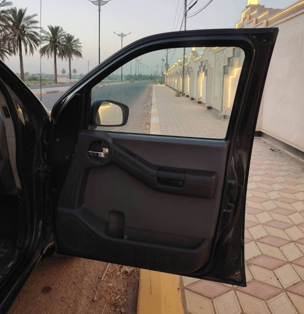 السلام عليكم نيسان اكستيرا موديل ٢٠٠٨ رقم بغداد حجم المحرك v64000 حادثها جاملغ خلفي جهه  السائق محرك وكير مكفولات سيارة جاهزة اي نقص مابيها العنوان الفلوجة موبايل *********** و ***********
