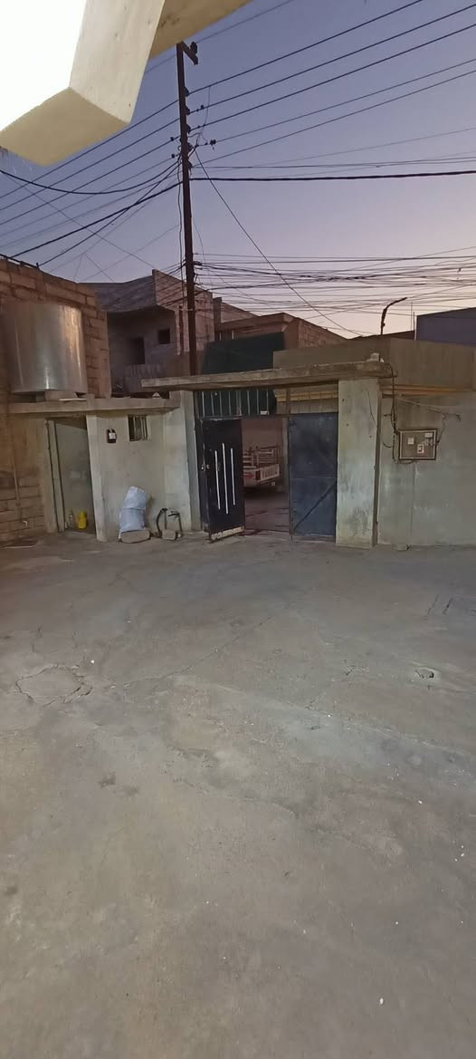 دار للايجار 🏫
🔳حي البكر قرب جامع البديع 
🔳مساحة 300م 
🔳3 غرف نوم وهول واستقبال ومشتملات كراج سيارة...
🔳للاستفسار مراجعة مكتب المازن حي البكر شارع المنظمة قرب المركز ...
🔳او الاتصال على 📞 ☎️ ***********
