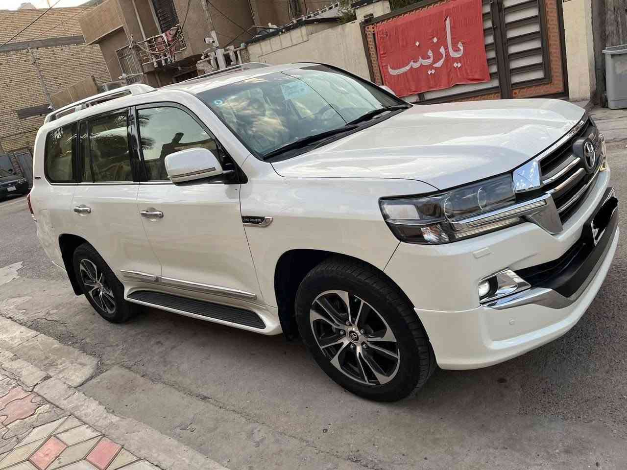 سلام عليكم لاندكروز 2020 وارد خلیچی مکفوله من صبغ فقط بیه خشم چاملغ امامی بارد سياره ساز اصل فول 1/1 مایحتاج اذکر موصفات ساز معروفه کیر محرک کفاله 6سلندر حجم المحرک 4000 ماشیه سیاره 83کم رقم بغداد المانی بسمی السعر 520ورقه وبیه مچال اتصال *********** مکان السیاره بغداد
