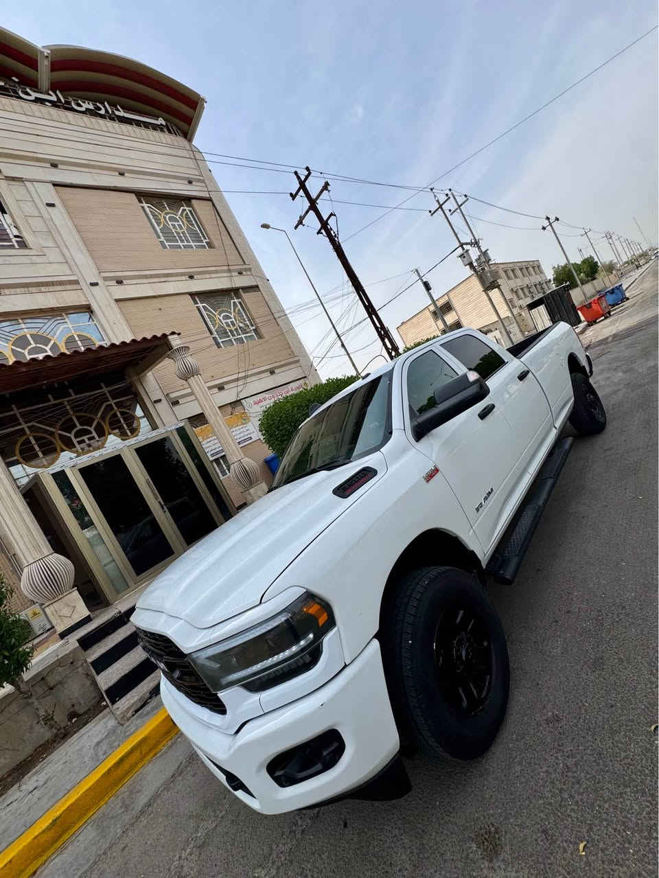 رام ٣٥٠٠ • V8 ٦٫٤ • ١١ ميل