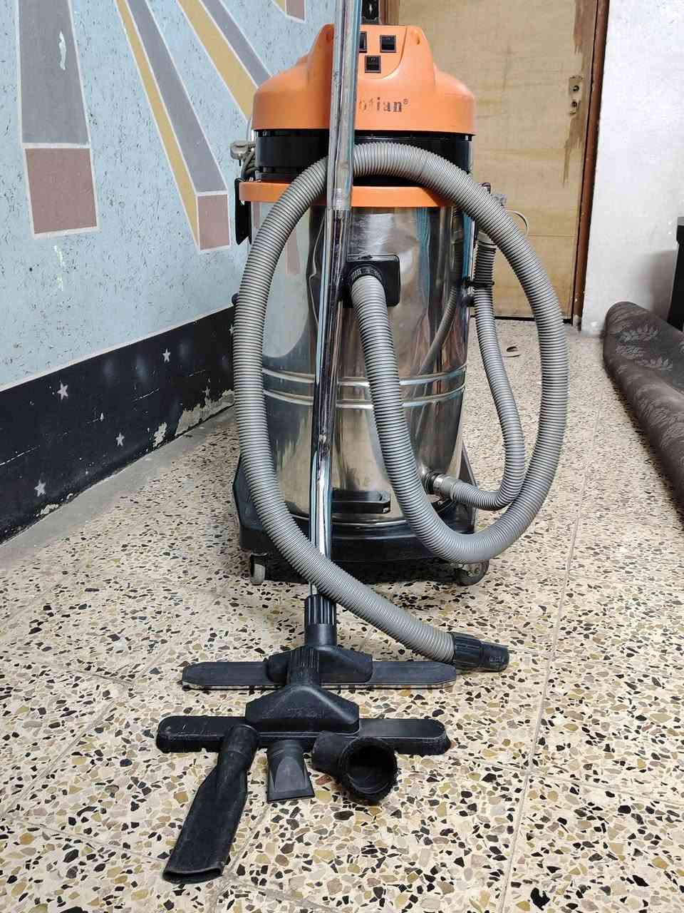 عندي مكنسه كهربائيه للبيع سرعتين مستعمله قليل كلش للاستفسار ***********
