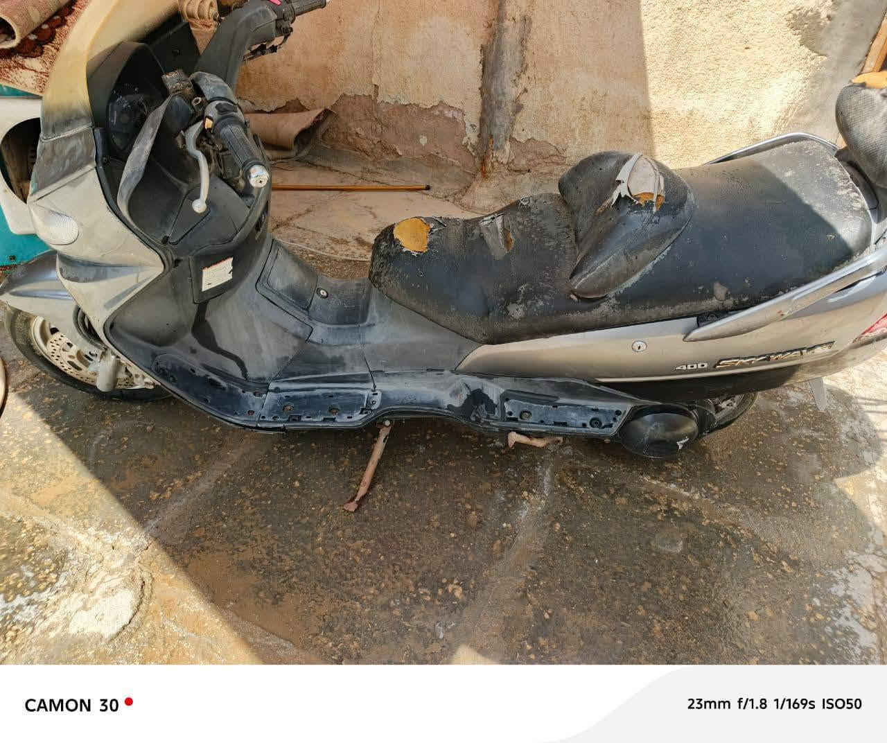 سلام عليكم من رخصت مدير الكروب المحترم عندي دراجه اللبيع مكان الديوانيه قضاء الحمزه الشرقي حالين متروكه لا كايمه بس عوزه ترتيب كهربائيات وباتري  ***********
