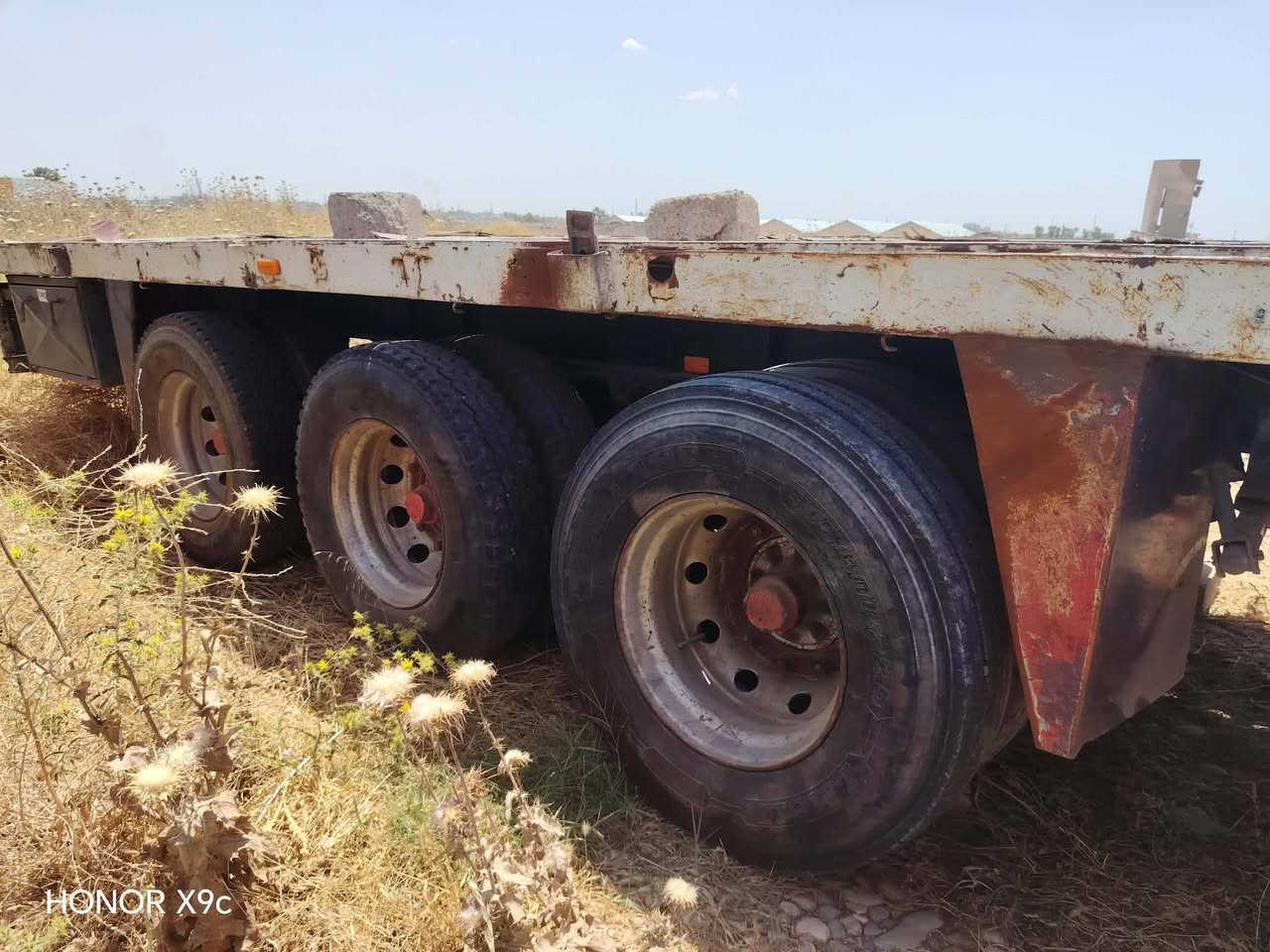 عربانه فلات دناكير مربع جوبليس
الثالث رفاع
دبل تاير 11ابلادي الطول
13وستين  مطبخ وثلاجه طخم تاير
مكلف بل نشر
***********
***********
