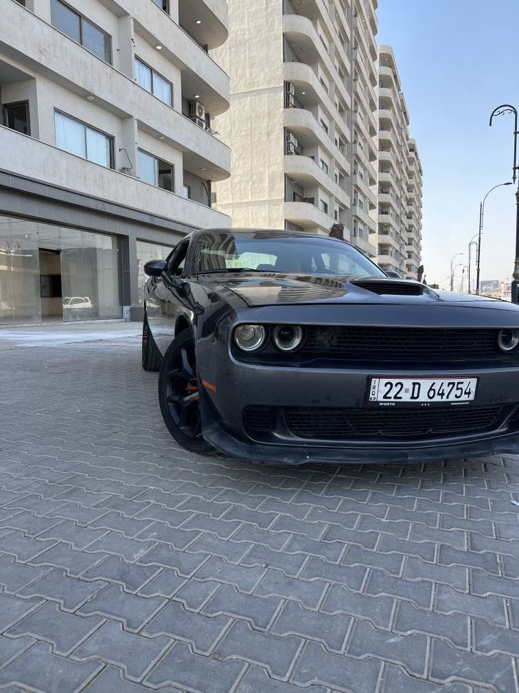 جالنجر 2019 GT 
سياره ماشيه 120 الف كيلو
حادثه باب سايق مصبوغ
 ربع جاملغ الورا بي صبغ
جاملغ السكن مبدل+ربع البونيت 
سياره جاهزه وبدون اي نقوصات تبريد ثلج باتري جديد تايرات جديده دهن جديد
السياره عليه كزوز  H pawoar
كير ومحرك بشرط والشواصي بشرط
السعر 170 قابل للتفاوض
*********** كركوك, العراق
