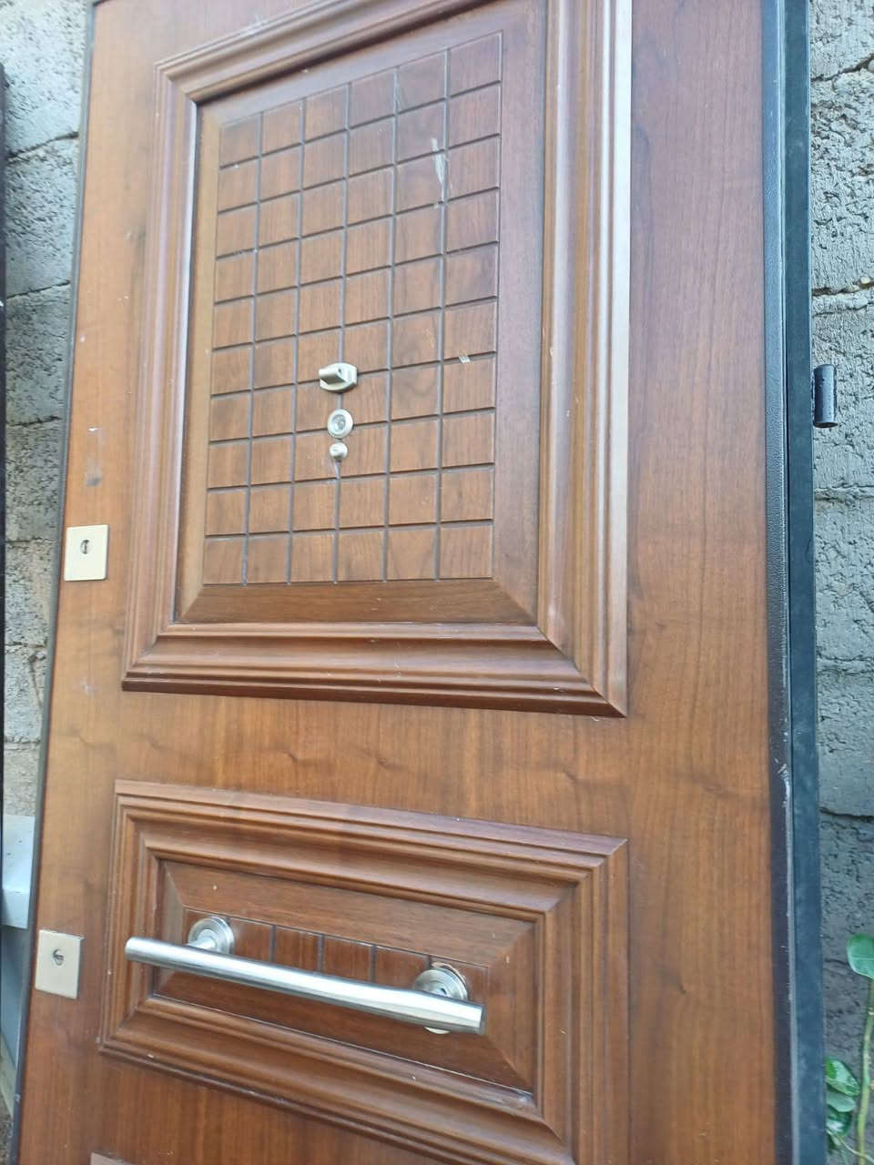 باب ثقيل • ٢م٢٠ • بوب الشام