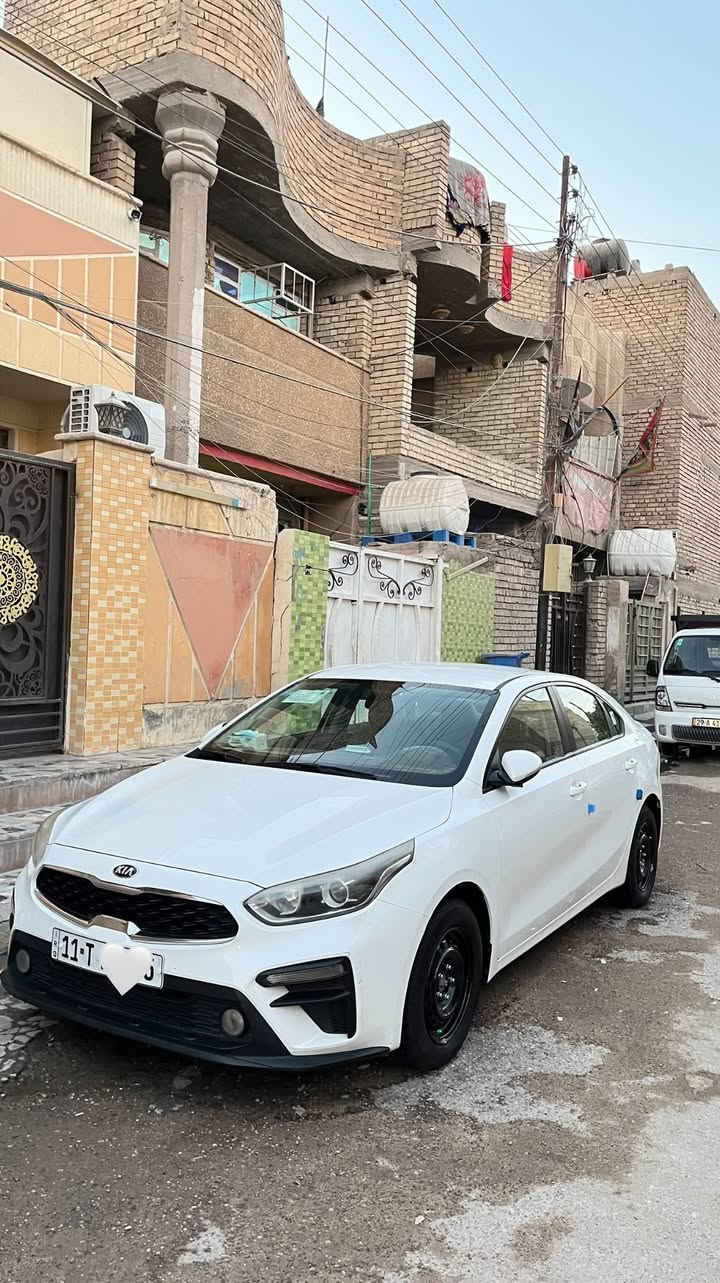 (سيارتو 2019كفاله عامه محرك 1600 قطعتين تبريد الخلفي تخم تاير جديد  تبريد خير من الله سياره نضيفه وجاهزه ومدوشمه رقم بغداد خصوصي سيارة ماشيه 125الف ) 
ملاحضه الويلات مال سياره موجوده
لاستفسار ***********
