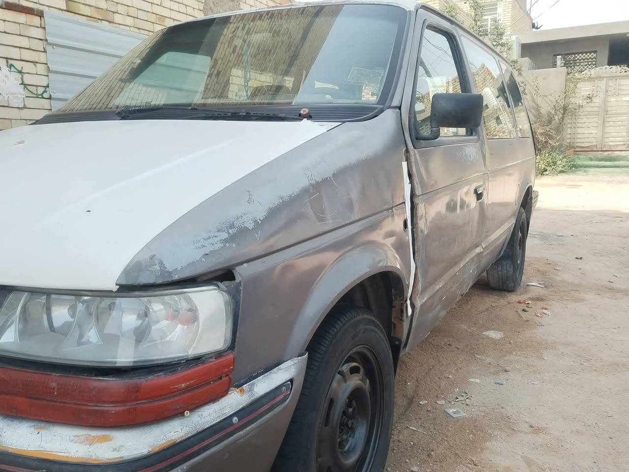 كلايزر 7راكب موديل 1992 محرك وگير شرط مال كرونا گشرها شوف العين
تخم تاير جديد باتري حداديه جديده 
السعر 20 وبيها مجال رقم نجف ومكاني نجف 
***********

