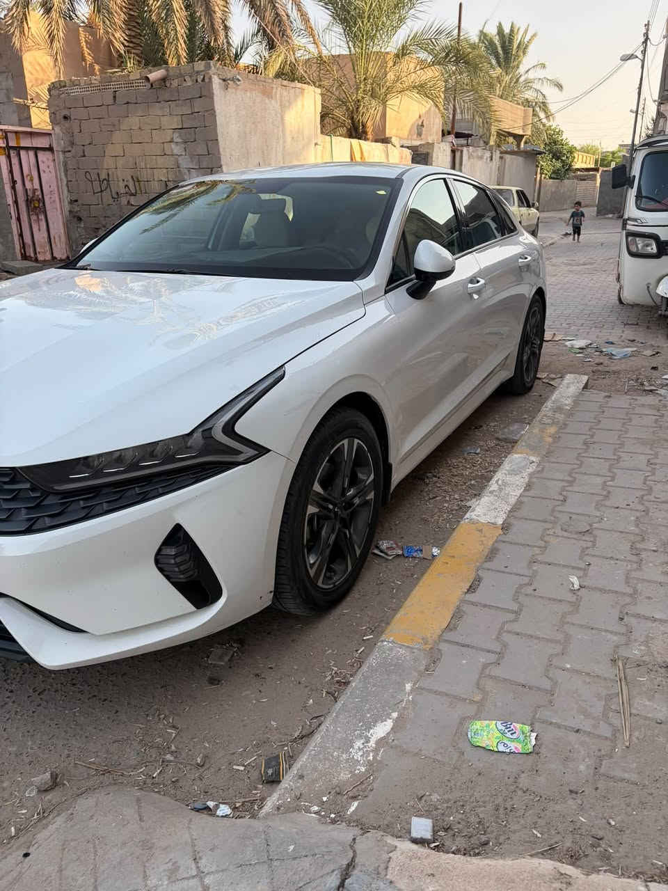 سلام عليكم k5 خليجي مديل 2023 كفاله عامه ماعده صدعات بسيطه ماشيه82 للبيع فقط  السعر190 بيهه مجال العنوان بصره لتواصل ***********
