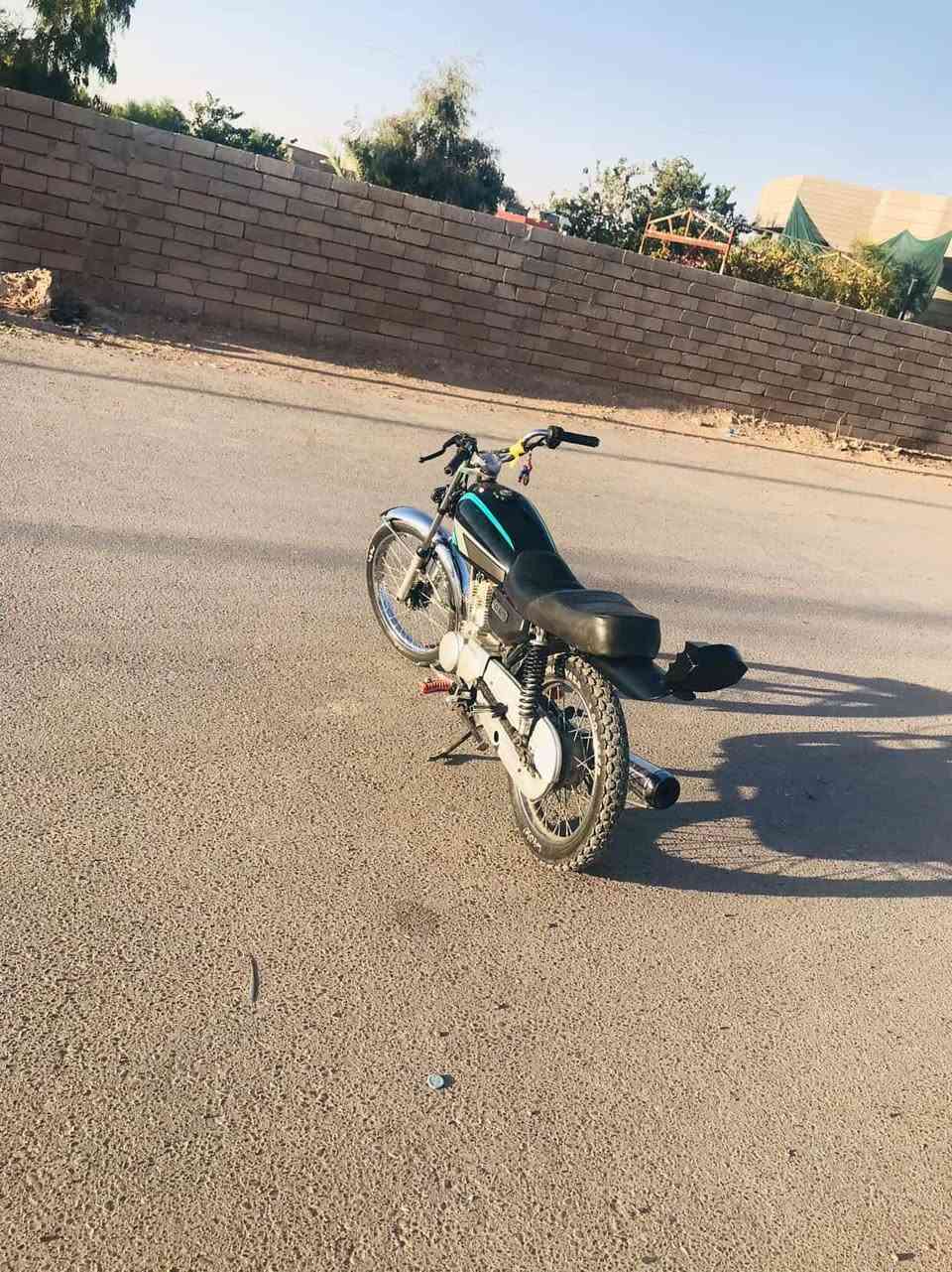 السلام عليكم دراجه حربيه سيجي نامه  شاصي20محرك24معمر بال25مبدل كور وبستم ولفات فقط لاا صرف ولا تبخير دراجه كاملهه ربع متصرف عليه المكان بيجي البجواري السعر 425وبيه مجال للشراي هاذه رقمي ***********

