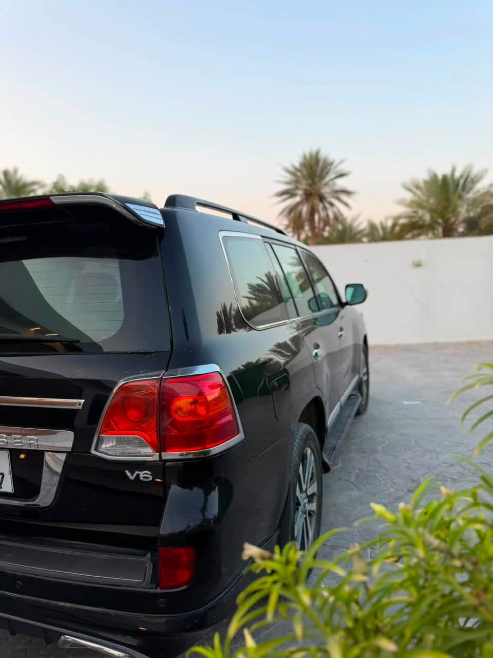 السلام عليكم
للبيع فقط لاندكروز 2011 G.X.R بريم 

حجم المحرك :4000cc V6
فتحة سقف
بصمه
مثبت سرعه 
كامره دواره وحساس خلفي
تبريد قطعتين
مقاعد بيچي 
لايت Led
شاشه تدعم الكاربلي واندرويد اوتو 
ويل حجم 20 وتخم تاير جديد
وباقي  المواصفات المعروفه بالاندكروز 
سياره  نظيفه كلش  وجاهزه من كلشي 
كير مكينه كفاله عامه 
سياره بيها طعچه بالجاملغ الامامي فقط  
ماشيه 175 كيلو 
مكان السياره بغداد
للاستفسار ومعرفة باقي تفاصيل والسعر  
*********** واتساب
