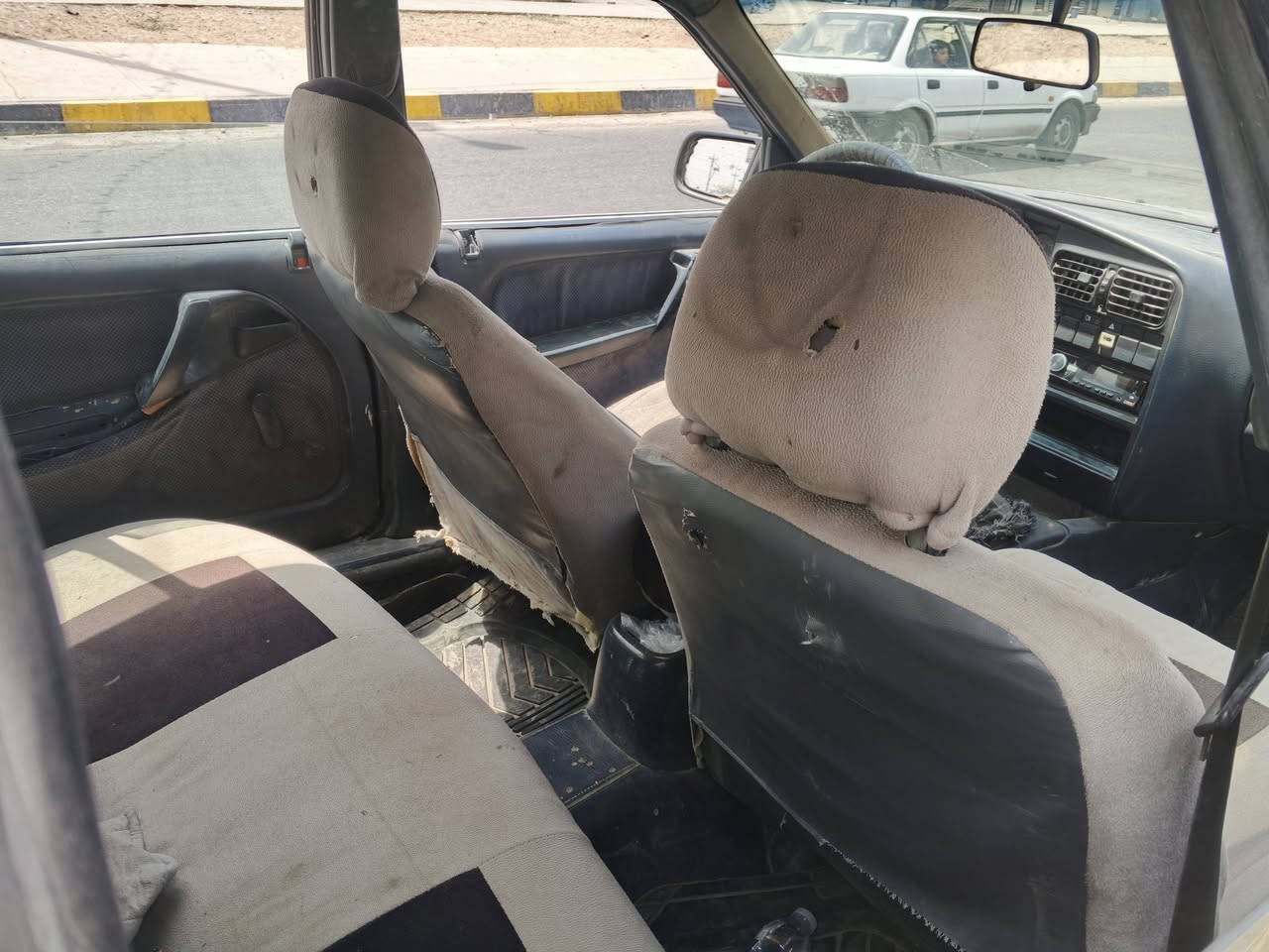 للبيع اوميكه حجم 20كير ومحرك شرط
المحرك مال كصه جديد شرط التحويل
من الشرعي هزه جديده جام امامي جديد
طخم امامي خلفي جديد سياره جاهزة 
سنويا خضره ومرسمه كامله السعر 12$ورقا
مكان السياره موصل حي صدام التواصل 
***********
***********
