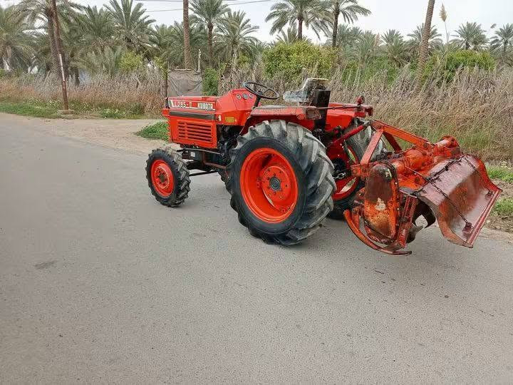 السلام عليكم للبيع مكينه كابؤتا موديل 90باياني 3بستم دبل اكس مع رفاسه كابوتا فدان المكان بغداد الاتصال على هذا الرقم ***********
