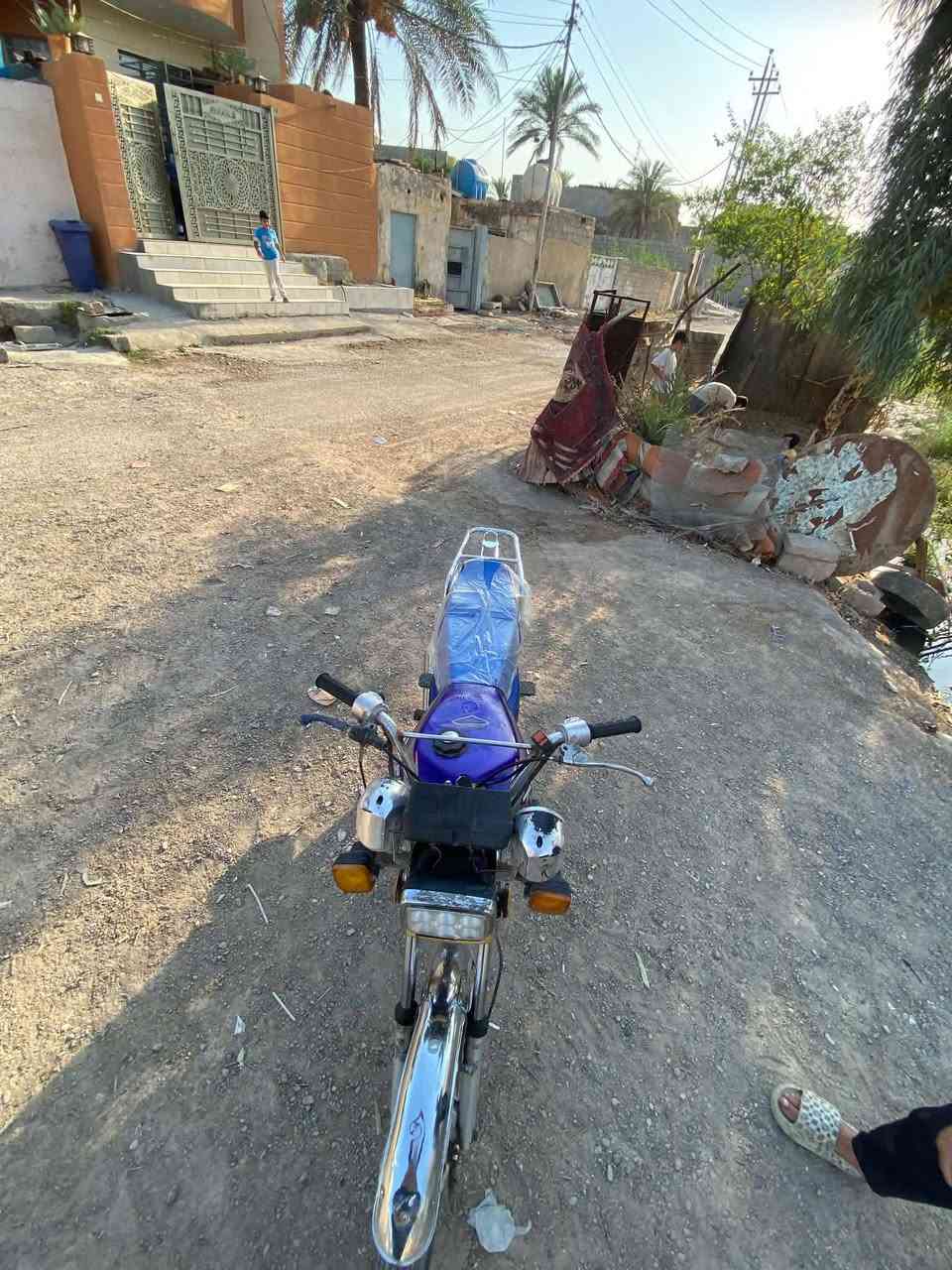 دراجه تايكر للبيع
دراجه نضيفه مكينته حلوه 
كهربائيات ناقصه بس باتري
بدون أوراق 
موديل, 2021
عنوان ديالى بعقوبه
رقم الهاتف/***********
