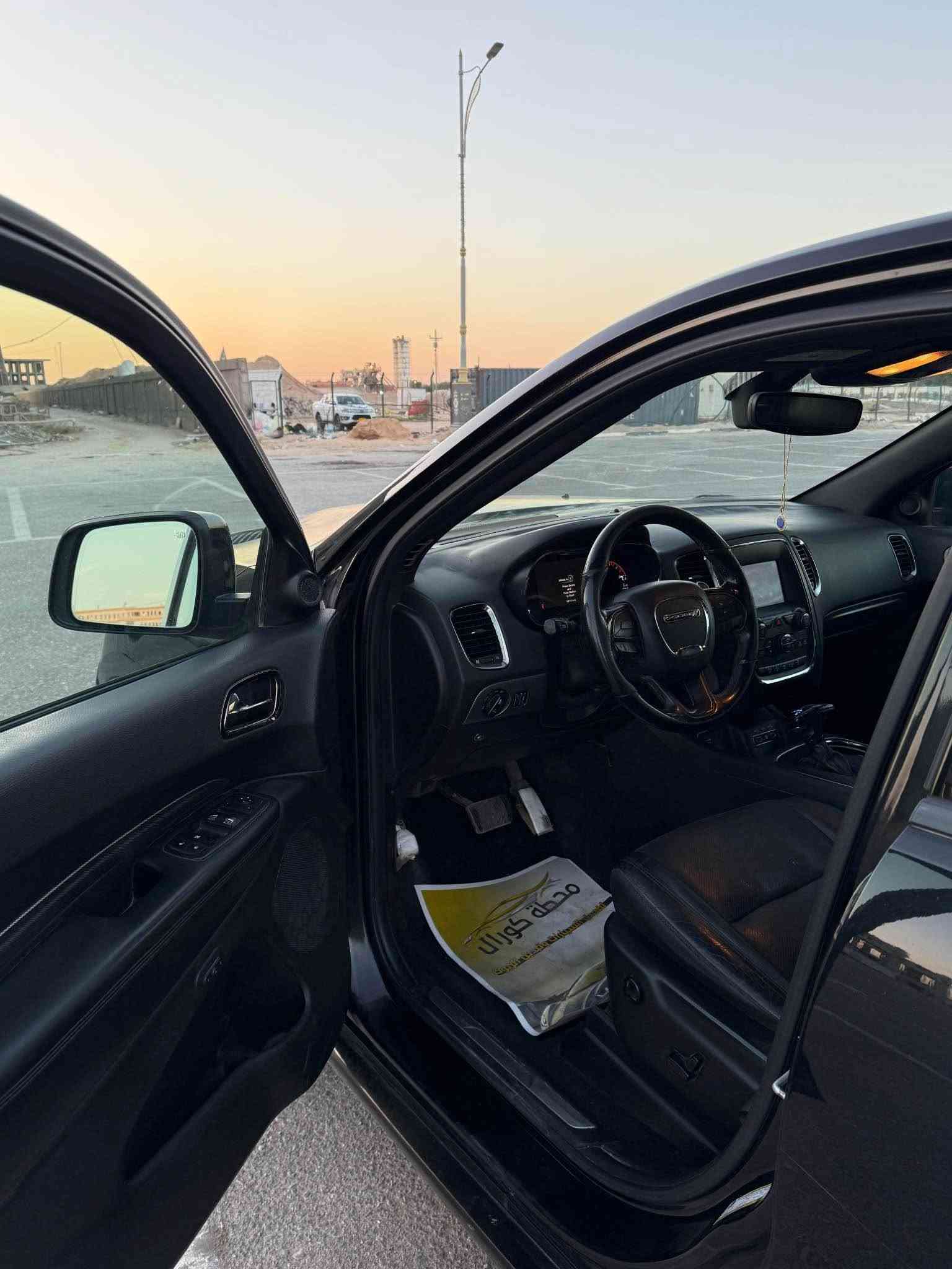 ‏Dodge Durango 2020
• اللون: أسود 🖤
• الموديل: 2020
• المحرك: V6 سعة 3.6 لتر
• القوة: 295 حصان تقريباً
• ناقل حركة: أوتوماتيك 8 سرعات
• دفع: حسب الفئة (دفع خلفي / رباعي)
• 3 صفوف من المقاعد
• سعة 7 ركاب
• شاشة وسطية ونظام ترفيه
• كاميرا خلفية
• تحكم بالمقود
• مثبت سرعة
• تشغيل بصمة/زر
• تكييف أمامي وخلفي
• جنوط ألمنيوم
• مساحة داخلية واسعة ومريح
تبريد السيارة ثلج 
السيارة مرقم بغداد 
السيارة امريكي بيه حادث خارج العراق وبيه داخل العراق شخوط وبعض الامور 
اي تفاصيل تخص السيارة وصور حادث راسلني وتدلل
السعر راسلني خاص وتدلل. 
***********
*********** كربلاء, العراق
