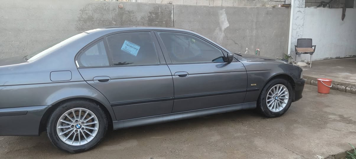 السلام عليكم صقر موديل 2000للبيع 525 دبل فانوس فول مواصفات لون نفطي شذره مكفوله من طخه مصبوغه حزام جماليه فقط شرط كشنات سياحي شاموي تدفئه كشنات 
سياره تبريد ثلج كهربائيات وضع الشركه كير محرك شرط وين ما يعجبك تفحص سياره جاهزه مال جناي فتحه سقف كير 3 وضعيات تبترونك  اوتو+ عادي+ سبورت  
غرفتها نضافه فول فول جديدة كامره خلفيه  منضومه لايتات زنون 400$دولار تبقه ترمش ويا فتحه سويج جام 4 اوتو قفل مركزي صافره انذار سرقه تحديد سرعه شغال تحكامات كلها شغاله بلاد تخم تايرات تايلندي جدد وياها سبير + زوج تايرات جدد حتياط +فلنجنات حتياط + سيدي جنجر 7 اقراص  موجود مال شركه بس اني مبدله مخلي شاشه لمس السعر 95 قفل قفل ترهم بمقدمه حسب لتفاق 
للتواصل *********** واتساب وخط مفتوح
