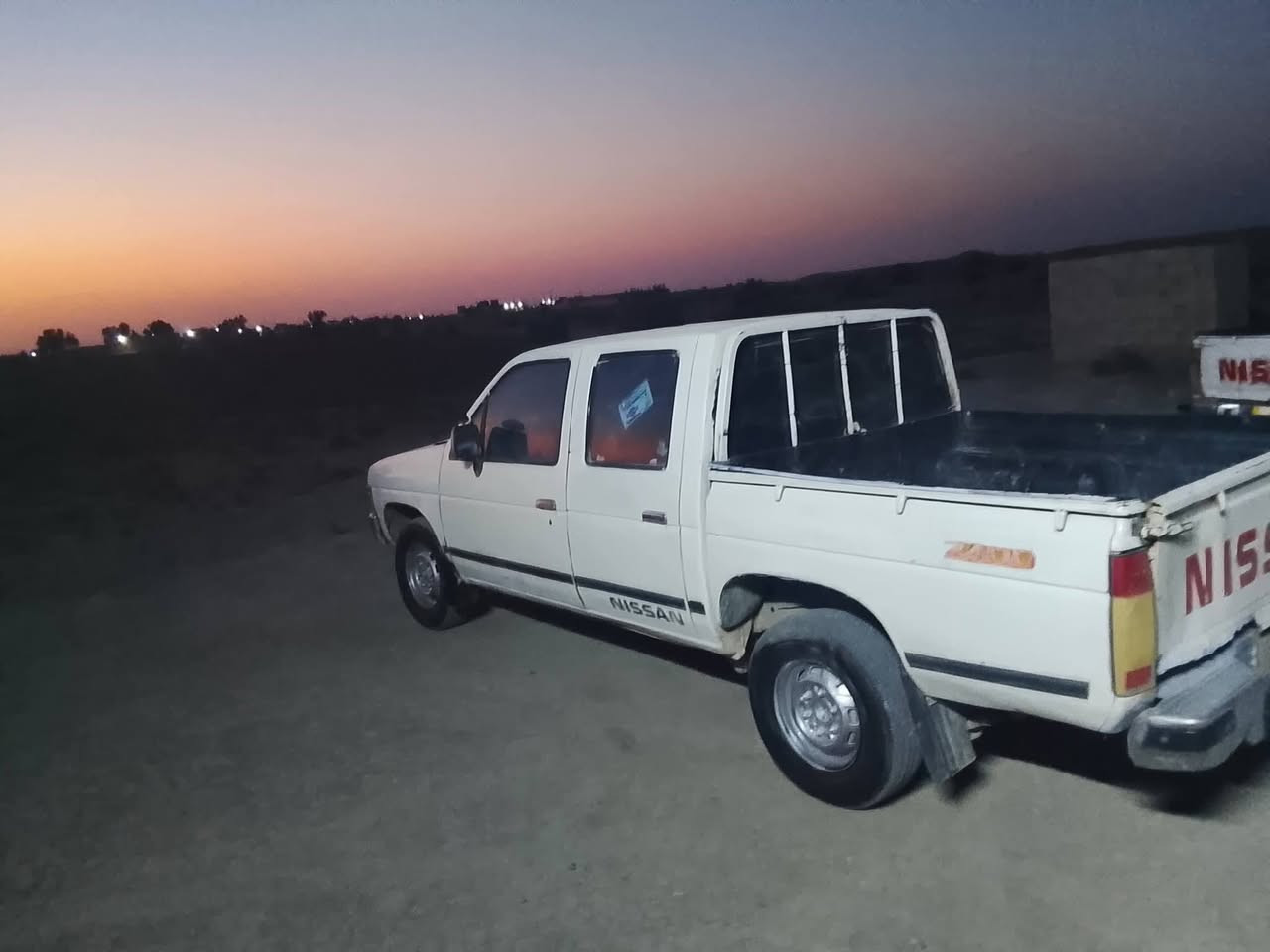 سلام عليكم لبيع نيسان مديل 93 رقم ميسان مشروع وطني شرط تحويل كير محرك بلاد مكفولات شاصي نضيف سياره بلاديه حلوه جاهزه مالت جناي ترايك وين ماتريد سعر 23وبيه مجال *********** مكان سماوه الخضر
