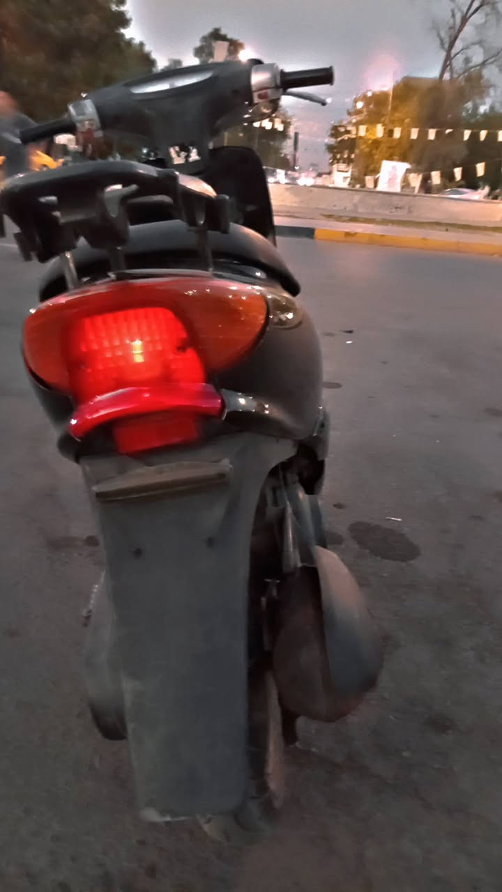 سلام عليكم 👋🏻
عصفورية 60 للبيع🛵
دراجة كاملة ومكينته مكفولة 
نكرة سلف وهندر بكل وقت شلعة ومعدل بطناش 
قفل اكسل تايرات جدد ويالة مميز شبيه النجمة بريكات بلمكان كفراته كله نضيفة فقط البجم بي كسر موضح بالصور 
بيهه ريمونت بلادي فتح اكسل وجوزة وجنطة 💯
نقوصاتها بسيطة والسعر 350 وبيه مجال 
 للتواصل ***********☎️
