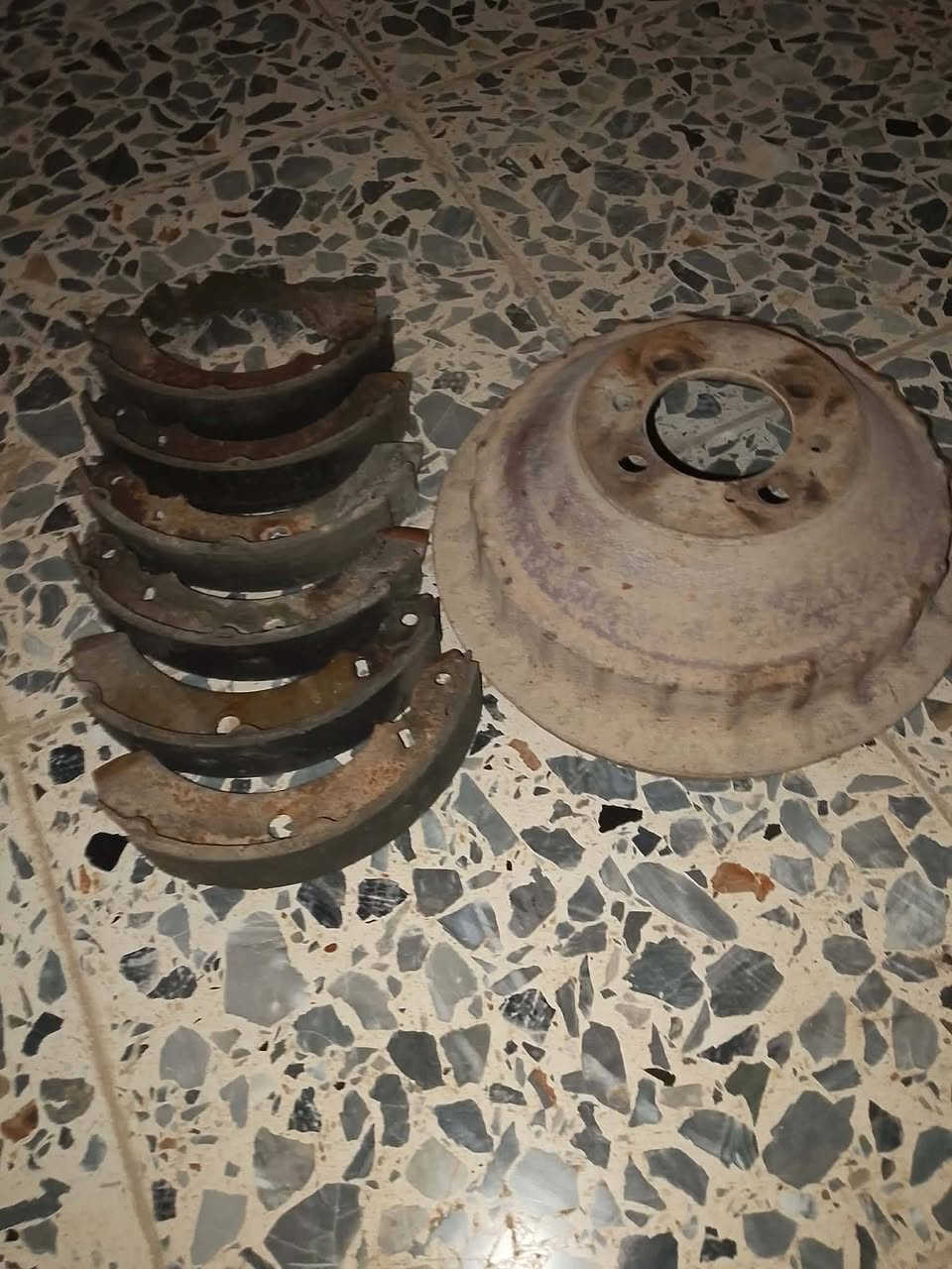 السلام عليكم غراض تكتك للبيع
فلنجات 3 ويده ولوي و دواسات3 كلهن شلع ب10الاف 
الاستفسار 
/‏‪***********‬‏واتساب فقط
