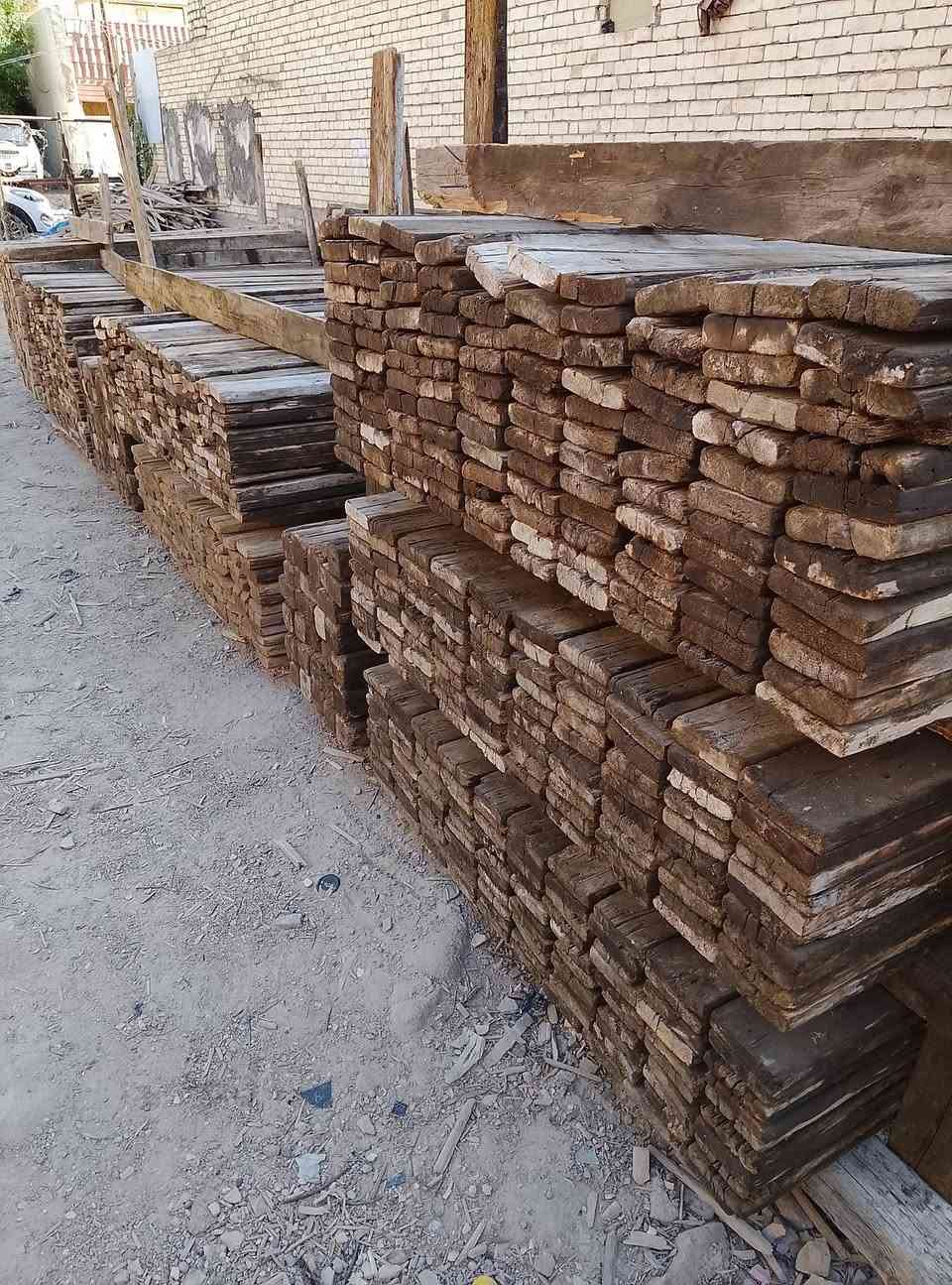 قالب خشب مستعمل روسي تارس 25نضيف للبيع العدد 11مكعب السعر 3مليون ونص جكات حاضن الاصلي للبيع الزوج 23قفل العنوان بابل هاتف ***********

