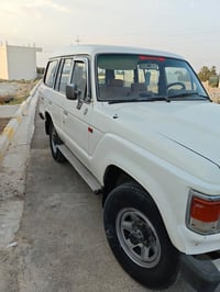 لاندكروز ١٩٨٢ • رقم ديالى • مكينة مكفولة