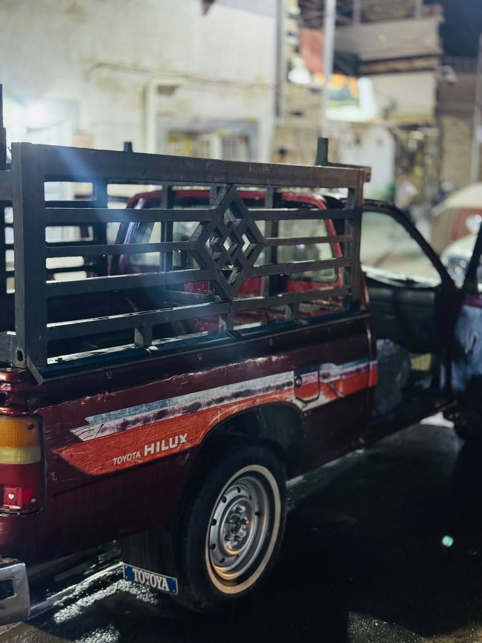 السلام عليكم تويوتا بيكم تك  موديل 1990 رقم ديالى رقم انكليزي مشروع وطني ٠٠٠٠ أتعهد بالتحويل
السيارة بيهة خيط تبخير بالمكينة أو بالنسبة لشكل السيارة الخارجي هاي الصور  تجي تشوف افضل للطرفين 
عارضها ب50 وبيها مجال 
عنواني بغداد/  حي اور  شارع زويني
رقم الهاتف (***********)
