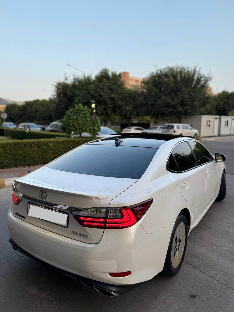 Lexus es350 
لێکزیز 
مـــۆدێل / 2017
مواسفات / فول  پانۆڕاما 
مەکینە /(3.6) v.6 شەش پستۆن
کتابی جامرەشی هەیە ۱ ساڵی تیا ماوە 
مەکینەی نەکراوەتەوە 
سەنەوی تازەیە 
بێ بۆیاخ بە کلین داخڵ بووە کاتی دهۆک
***********
٠۷۷٠ ٠۳۸ ۲٠۱۱

نـــــــرخ  (( ۲٠٥ $  )) السليمانية, العراق
