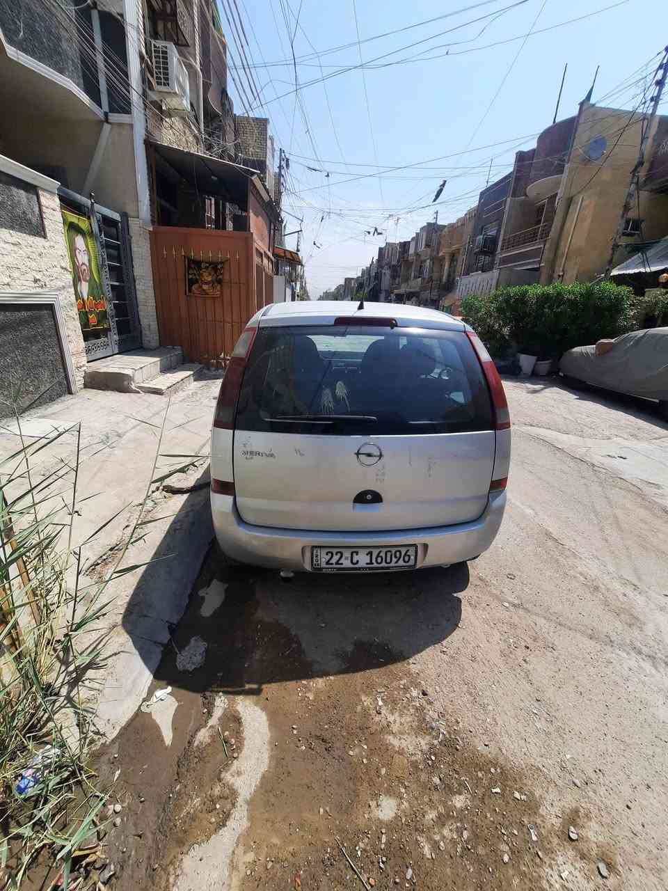 سيارة اوبل عائلية 2006
كير ومحرك كورلا السنوية لل30 بأسمي هزة 26 رقم اربيل
السيارة بحالة ممتازة تبريد نقص راديتر 
السعر 45 
مكاني بغداد الشعب
رقم الهاتف ***********
