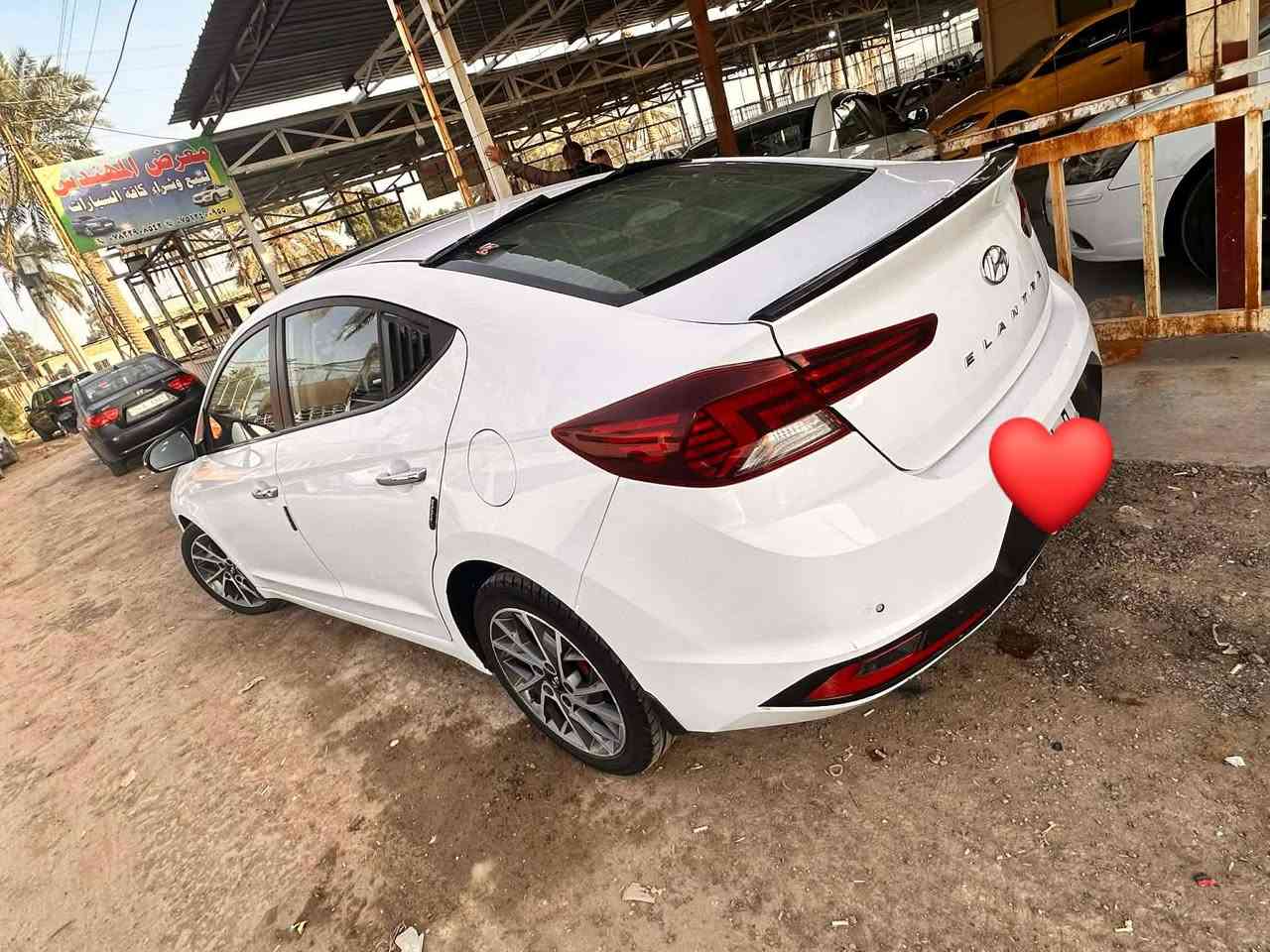 النترا 2019خليجي فول مواصفات رقم بغداد انكليزي الجديد 
الضرر السياره . بيها قطعتين مالته البلادي
فول موصفات 
مواصفات السياره حساسات امامي خلفي 
بص
كأمره خليفة 
مري شفط
يدات نيكل 
بصمه بيبان 
بصمه جنطه
شاشه 
ترحيب
مكينه وكير ع وضع الشركه 
تجي تكلب السياره تعجبك ع راسي ما تعجبك ايضاً اخليك ع راسي  
للاستفسار (***********) مكاني بغداد
145وبيه مجال

نص مكتوب في الصور:
- معرض المهندس
- لبيع وشراء كافة السيارات
- *********** ***********