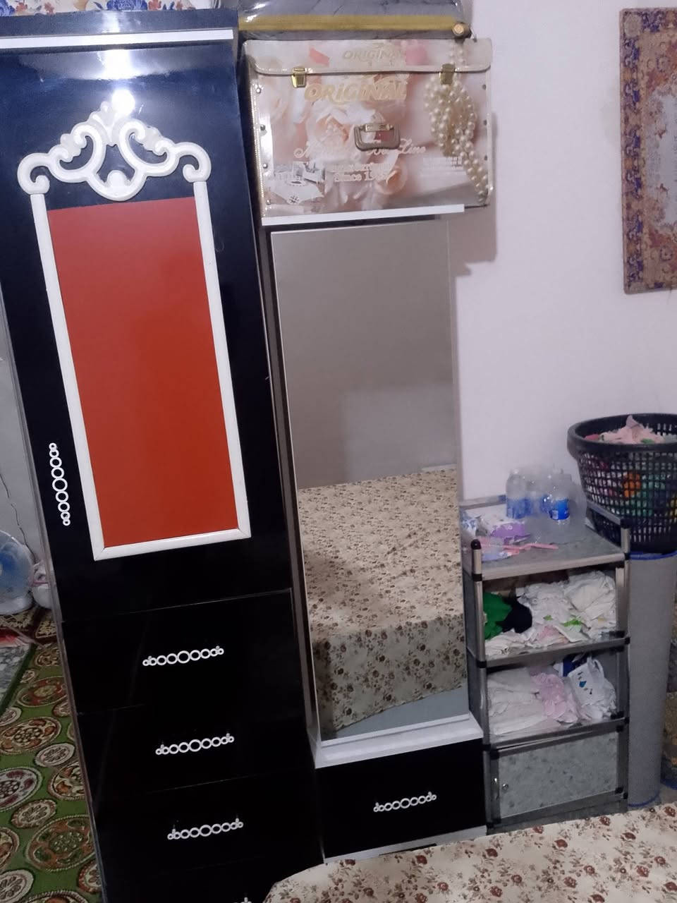 غرفة أخشاب للبيع للبيع للاستفسار الاتصال على الرقم ***********

