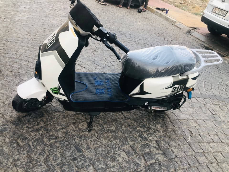 ماطور 318
6بطاريات

ملف 2000

اللون الابيض 

بك R

موديل 2025

كلشي شغال بي 

اشاره يمين اشاره يسار دبل  خلاط 

عالي وناصي

ماطور شرط الفحص بطاريه عقل وملف 

السعر 625 

العنوان دواسة خارج 

البايع شاري لا تتصل 

الاتصال ع الرقم 

***********
