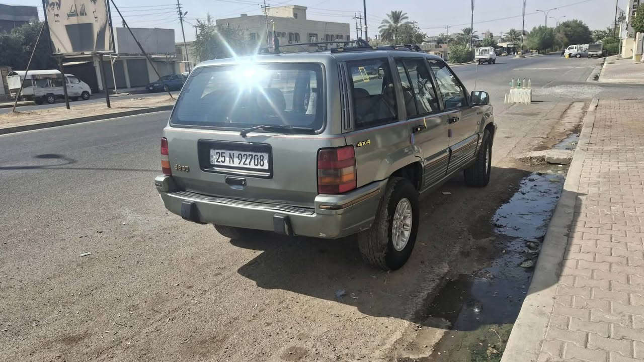 السلام عليكم جيب شيروك موديل 1995 رقم دولي جديد لل 31 كير شرط محرك بي خيط بخار بدون ضربه وبدون معجون صبغ فقط 
السعر 42 بي مجال 
الهاتف *********** كركوك, العراق
