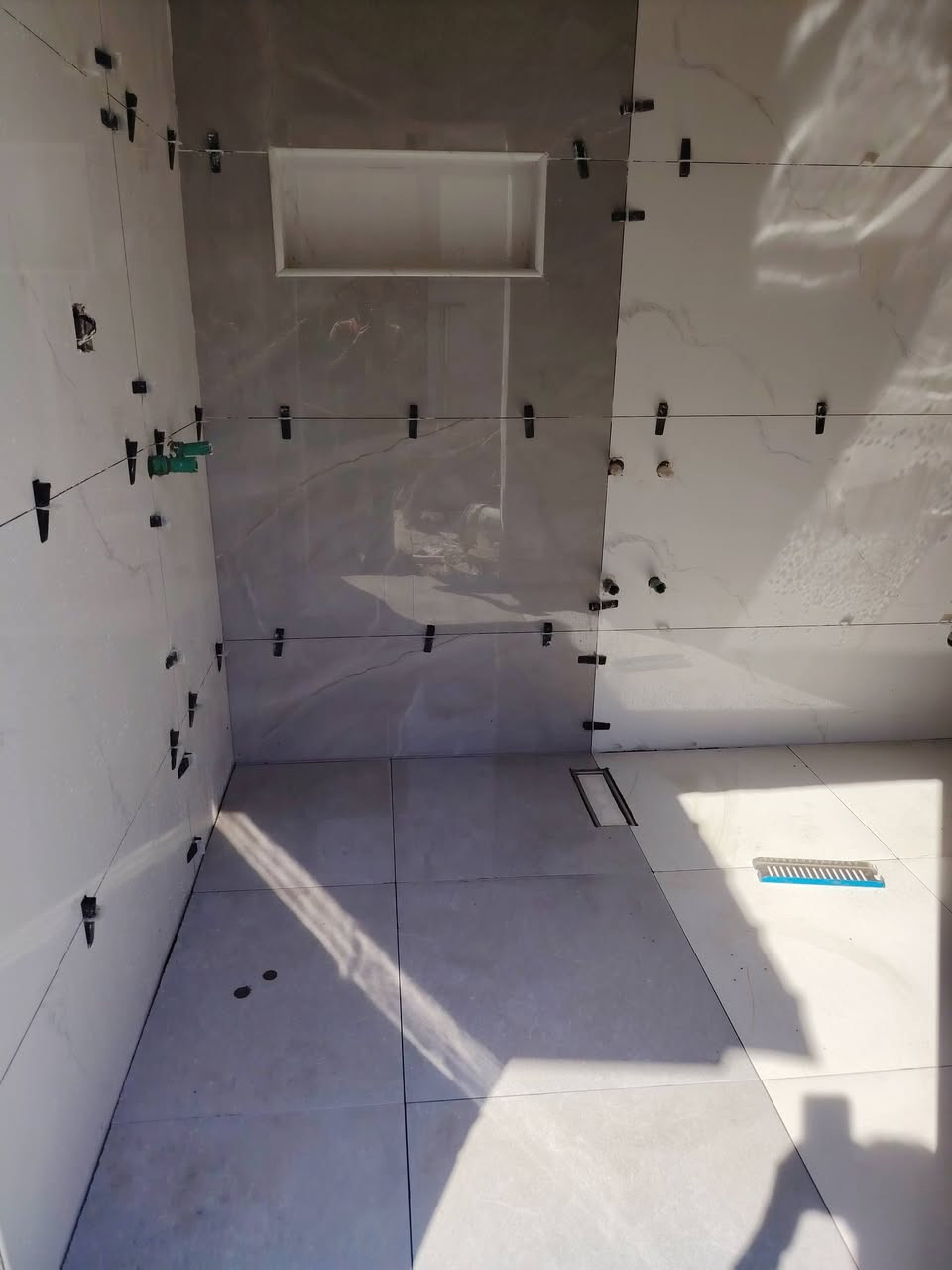 عمل لوح بورسلين 120×60
للاستفسار ***********

