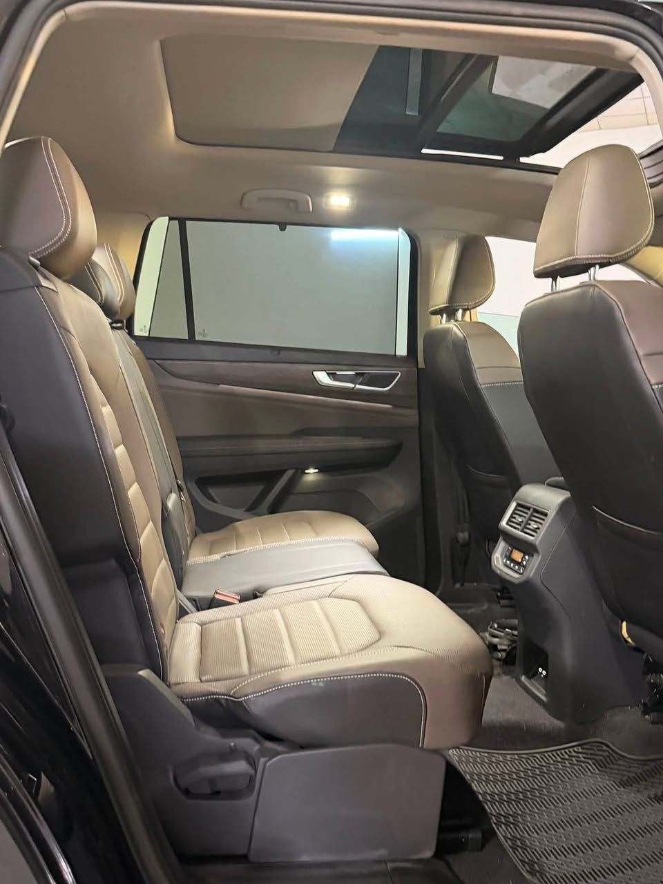 Volkswagen Atlas sel 2024 🔥

حجم المحرك 4 سلندر  
فول موصفات للاخير
٧ راكب
وارد امريكي 
ضر سيارة جاملخ بونت سبوغ بدون ارباك 
بدون دواخل
المواصفات  :
بانروما 
داتاشو 
4mation دبل اکسل
بصمة تشغيل
بصمة أبواب
تشغيل عن بعد (Remote Start)
صندوق شفط كهربائي 
رادار أمامي (تحديد مسار)
رادار جانبي (نقاط عمياء
رادار خلفي (تحذير من الاصطدام)
سستم سماعات FENDER
تحكم وضعيات القيادة Drive Modes 
تبريد مركزي لمس
كشنات جلد+تدفئة تبريد مشاج
هاند بريك بصمة
Android Auto 
Apple Car Play 
مانع انزلاق+ABS
شاشة كبيرة لمس
حساسات خلفية+ كاميرا 
تحكمات استيرن
اوتو ستارت Auto start 
اوتو ستوب Auto Stop 
وبقية المواصفات المعروفة

العنوان اربيل 
كاتي بدون اوقام تترقم شمالي فقط
للاتصال استفسار واتس اب

***********
