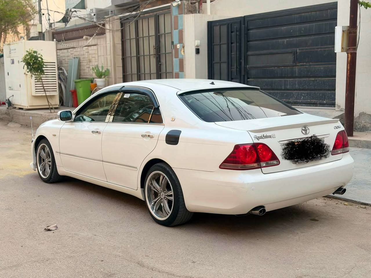 سلام عليكم كراون شاهينه جديده كفاله عامه من كلشي سونارها وياها
موديل 2004 شاصي 82 

3دكم 

بردات حساس كأمره 

رقم بابل نكليزي بآسمي 

سياره معدل عليه هواي شغلات وحلوه 

السعر 148 وبيه مجال 

سياره اصوليه اصوليه 

تحويل ثاني يوم 

***********
