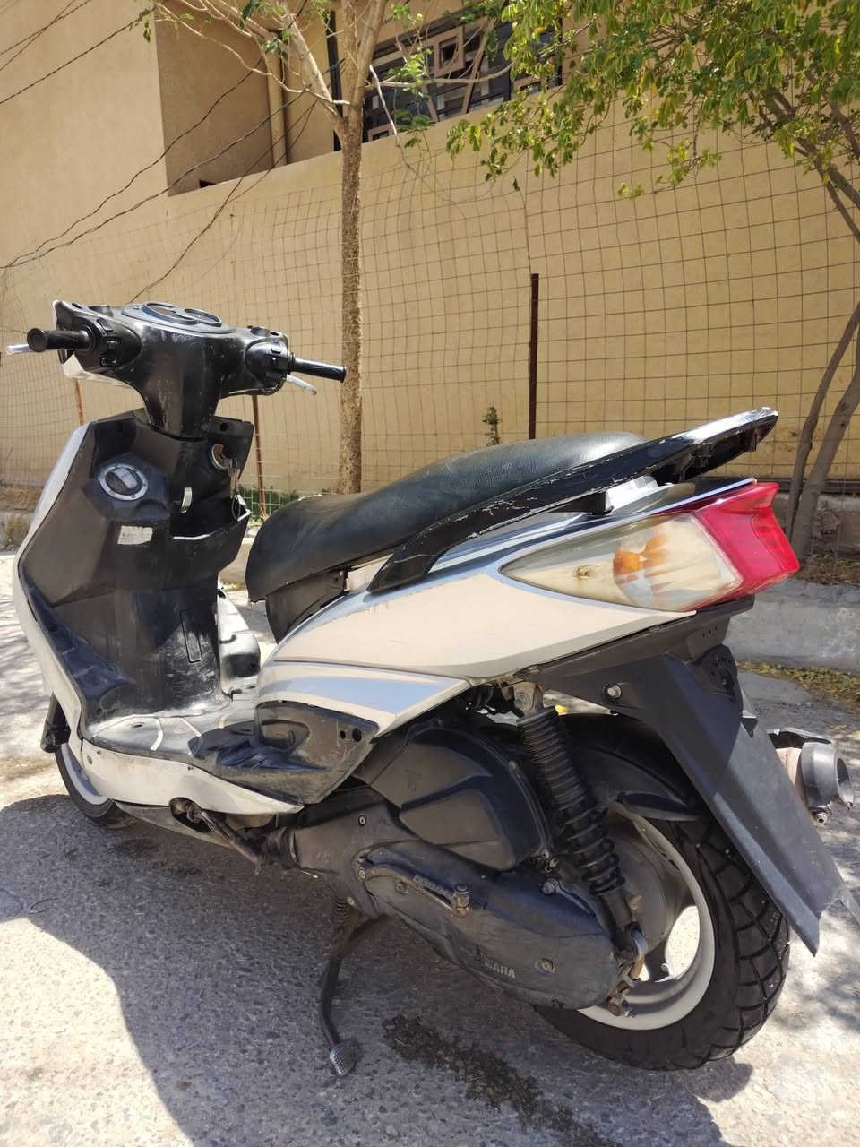متاح دراجه سكنس فحل ياباني اربع ولفات نوزل موديل 2008 قبق نفخ كامله من كلشي كهربائيات  كله شغاله عالي ناصي كله شغاله عدادات السرعه ولبانزين كله شغاله سلف هندر كله شغال استان حساس الدراجه مال جناي السعر 475 و بيه مجال للإستفسار او الاتصال على الرقم *********** مكاني كربلاء
