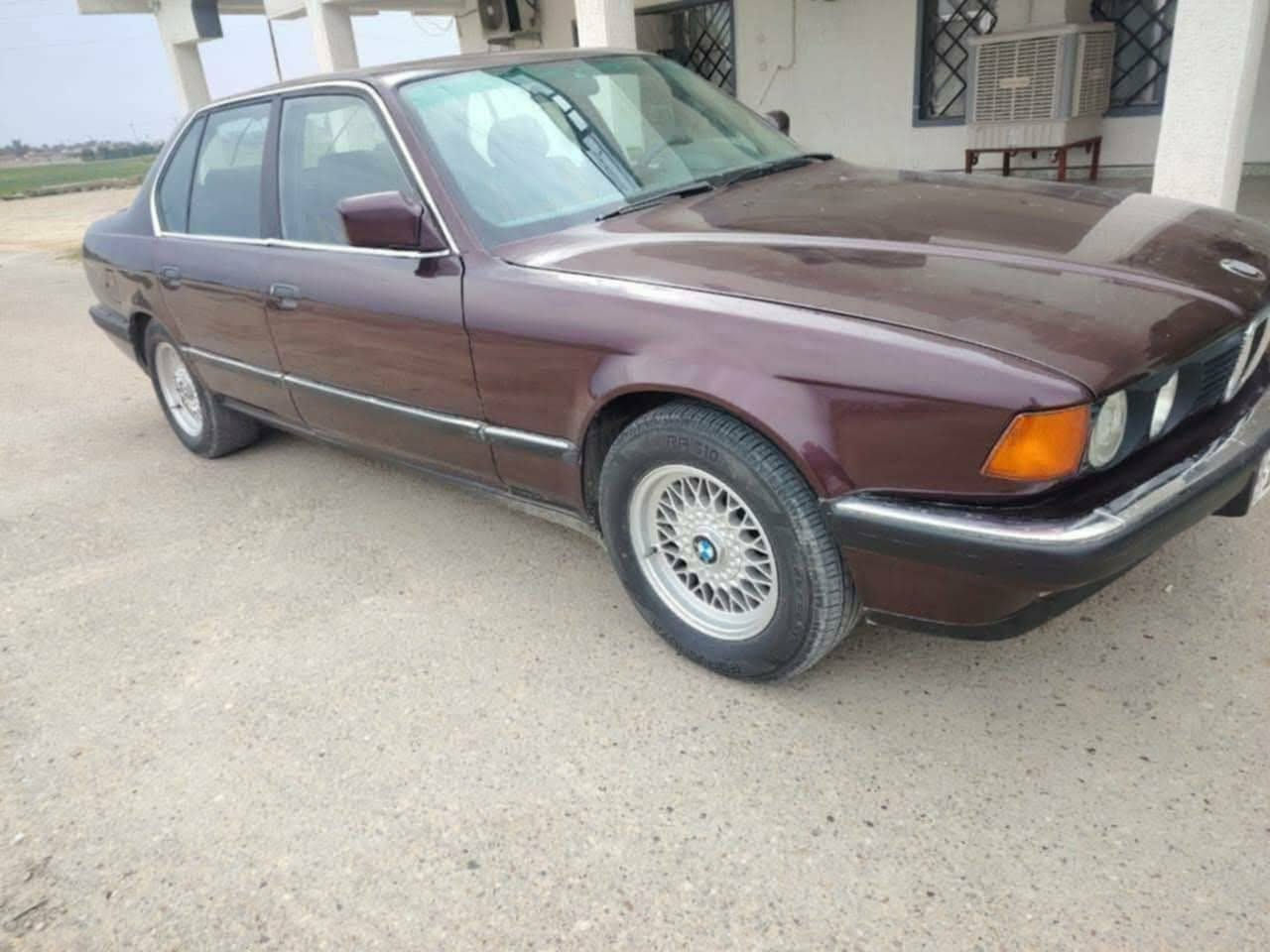 بي ام
موديل ٩٢ 

٧٣٠ 

لون عنابي 

رقم أنبار 

سياره بيه نقص تبريد  ترهم بتقدومه ولباقي نتفق علي الاستفسار ***********
