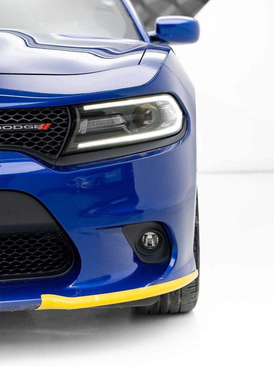 السلام عليكم 2021 dodge charger GT v6
خليجي وكالة هارلم رقم شمالي أربيل تحويل ثاني يوم 

فول السيارة  عدا الرادار 

السياره مغلفة ppf 

الجلد طبيعي اصلي ضمان 5 سنوات 
والتغليف ppf ضمان 5 سنوات

السياره مكفولة  كفالة عامة  بدون صبغ
 
مكان السياره بغداد  

للاستفسار :***********
