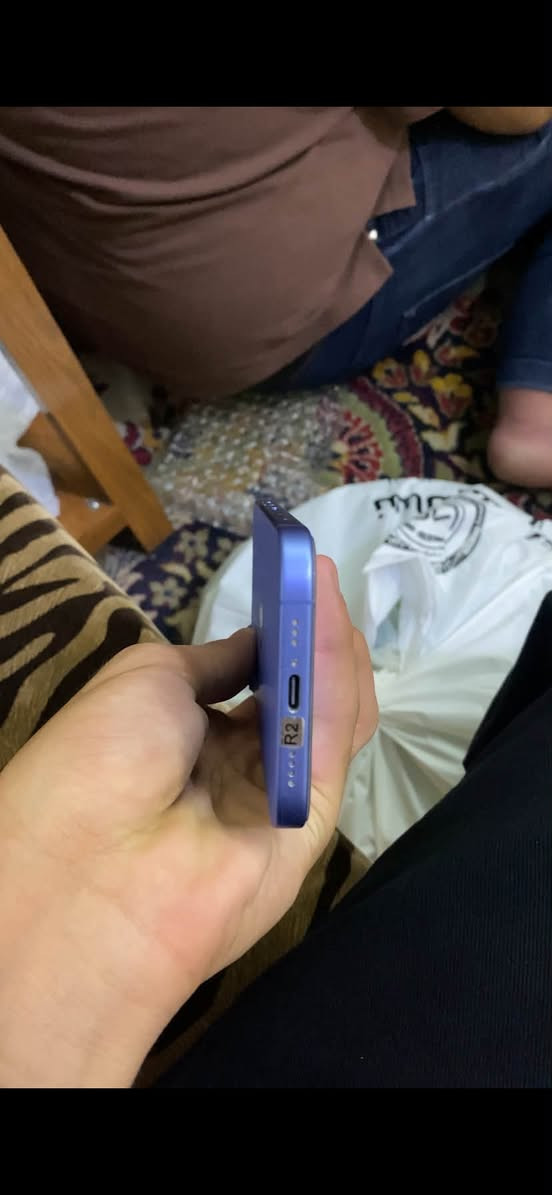ايفون 16بلس جهاز نضيف جدا مابيه اي ضرر جهاز شرق اوسط بطاريه 90
ذاكره 128
جهاز مامبدل بيه اي شي ولا مفتوح شرط الفحص 
التواصل ***********
واتساب مازنجر 
مكان بغداد الزعفرانيه
