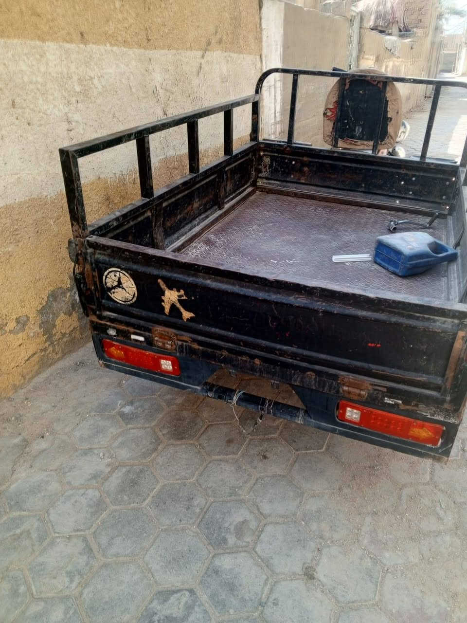 سلام عليكم ستوته للبيع جمره السعر ست ميه وخمسين وبيهه مجال كهربايات شغاله كلك المكان رميثه ***********
