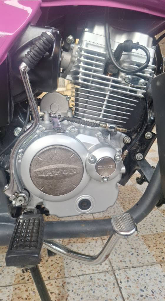 السلام عليكم
دراجة دايون عظم للبيع موديل 24 مكينة 150cc داجة كاملة مابيه نقص غير جوزة شغل مطفي والباقي كفالة عامة مرقمة رقم كربلاء مشروع وطني وين ماتريد احولك سنوية بسمي مصار سنه من شتريته الوصل مال شراء موجود ماشية 14.000 السعر 2750 وبيه مجال للشراي 

مكاني بغداد البلديات

رقمي: *********** بغداد, العراق
