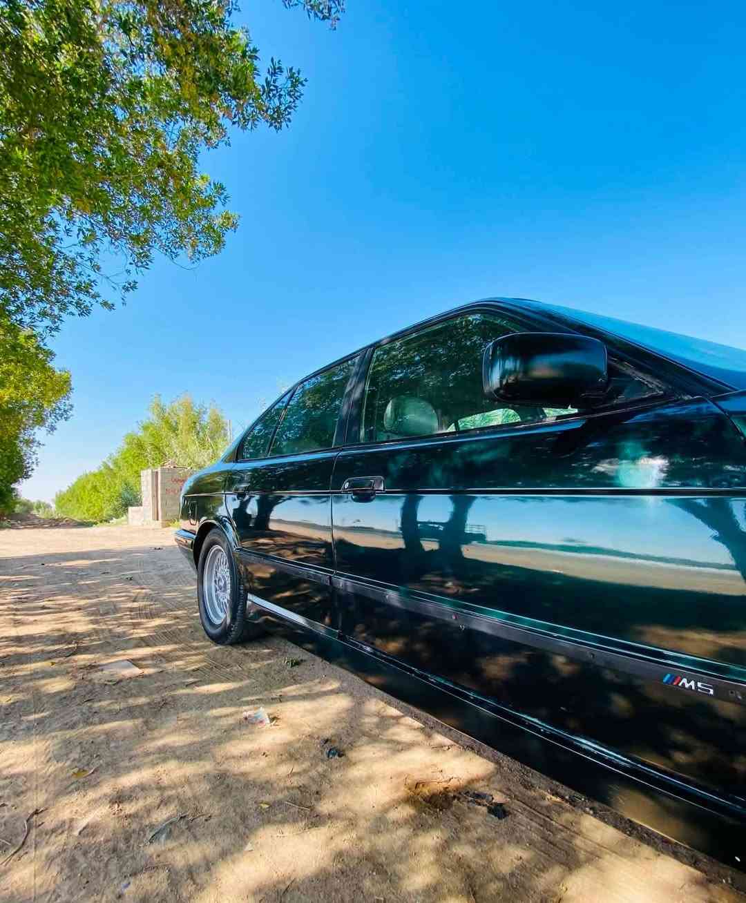 سلام عليكم
البيع BMW حجم 525اصل مسكر عدل 
كير ومحرك خير من الله موديل 1991
ويل خلية حاوية دركه m
اربعه بوب وجنطه قفل بريمون
جام كهرباء كله مري منفصل 
مسجل شاشه سماعات 6
باتري جديد بور جديد 
صدر خلفي مامي جديد 
داخله نضيف ABS شغال
كله شغاله سايد بريك
وضعيات كير شغالE.S.☆
سياره جاهزه مال جناي ومصروف عليه هواي 
رقم بغداد شرط تحويل 
مكان بابل الإسكندرية /السعر 54
***********
