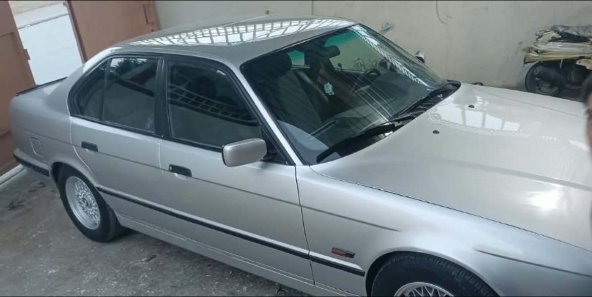 بي ام ٥٢٥ • اوتوماتيك • موديل ٩٢