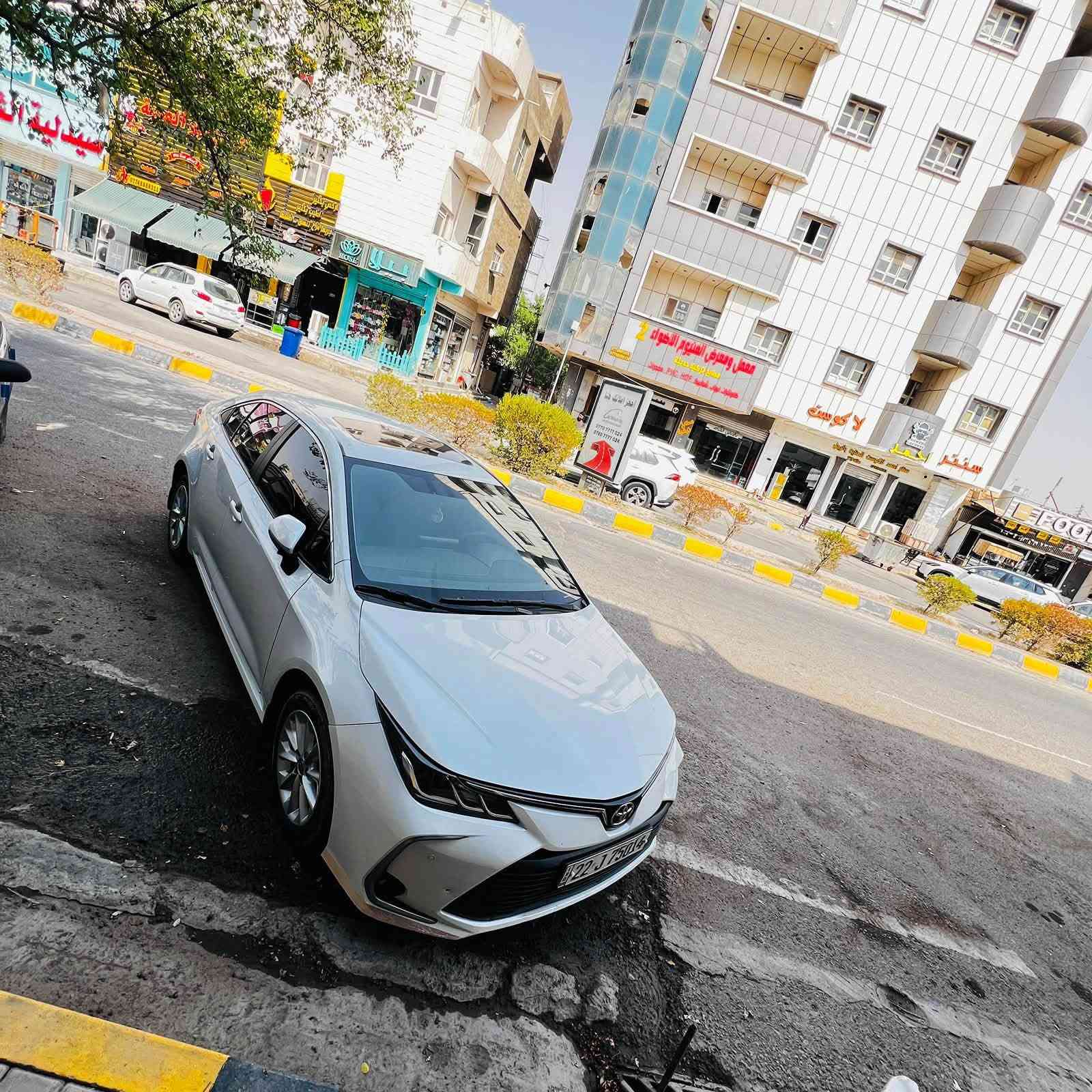 🚗 تويوتا كورولا 2022 – وكالة ساز (جديدة) 🚗
المواصفات والوضع العام:  
 الموديل: 2022  
 الوكالة: شركة ساز (خليجي)  
 المسافة المقطوعة: 90 كم فقط (بحكم الزيرو / جديدة تماماً)  
 البودي: كلين بدون صبغ، بدون حادث أو دعمات  
 الملاحظات: يوجد رصعات خفيفة جداً فقط  
💵 السعر المطلوب: 170 ورقة ($17,000) وبيه مجال للمشتري الجاد
📍 المكان / للتواصل:
[أدخل المحافظة أو المدينة]
📱 رقم الهاتف***********
